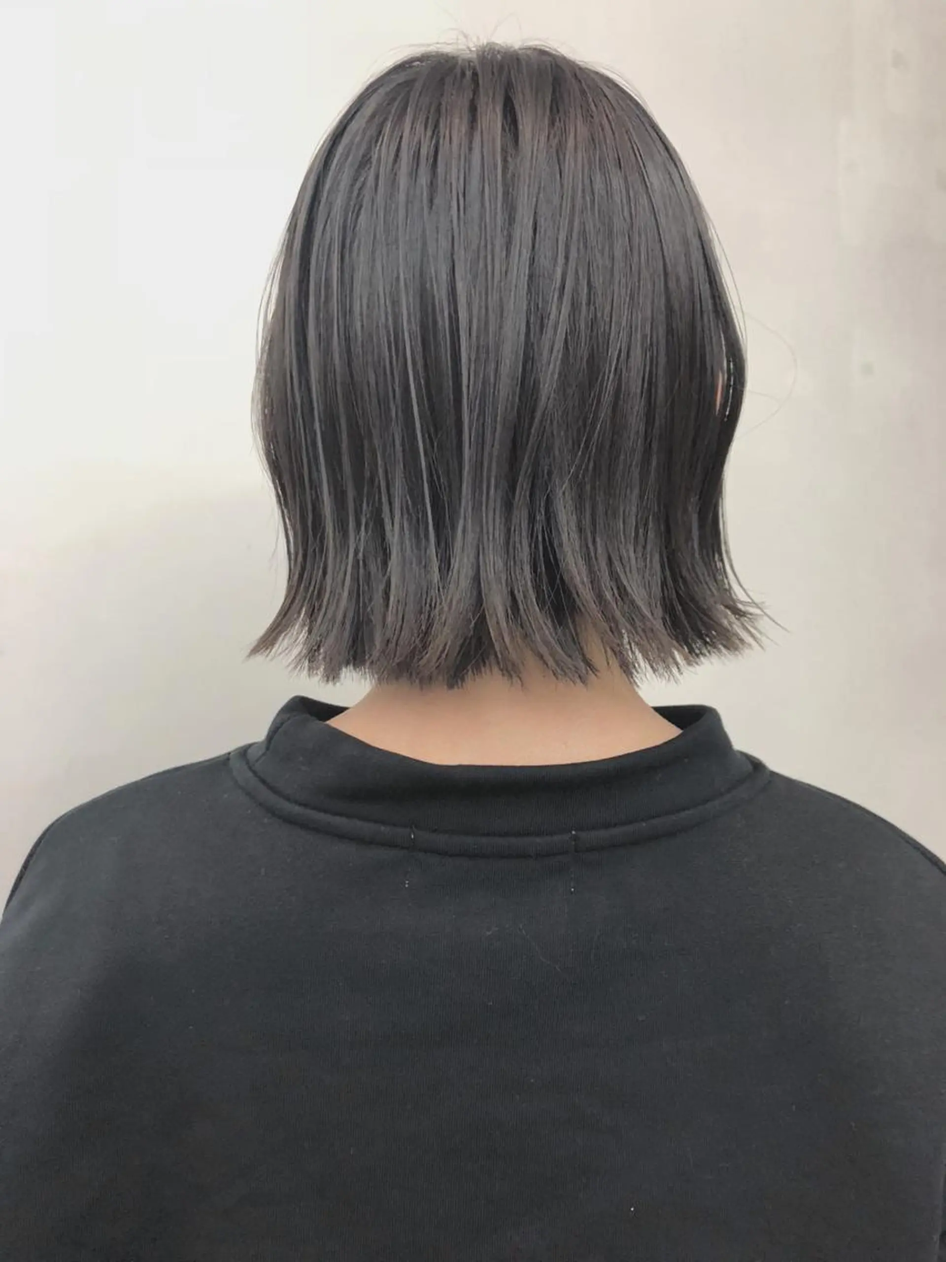 ショート カラー 切りっぱなしボブ アッシュ シルバー ボブ 🌈圧倒的デザイン力 内井省吾のヘアスタイル