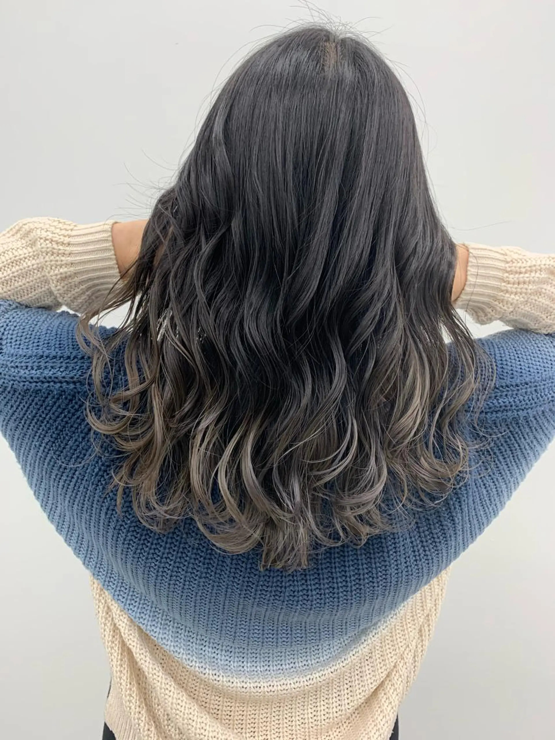 セミロング カット ヘアカラー トリートメント 山田 絵里菜のヘアスタイル