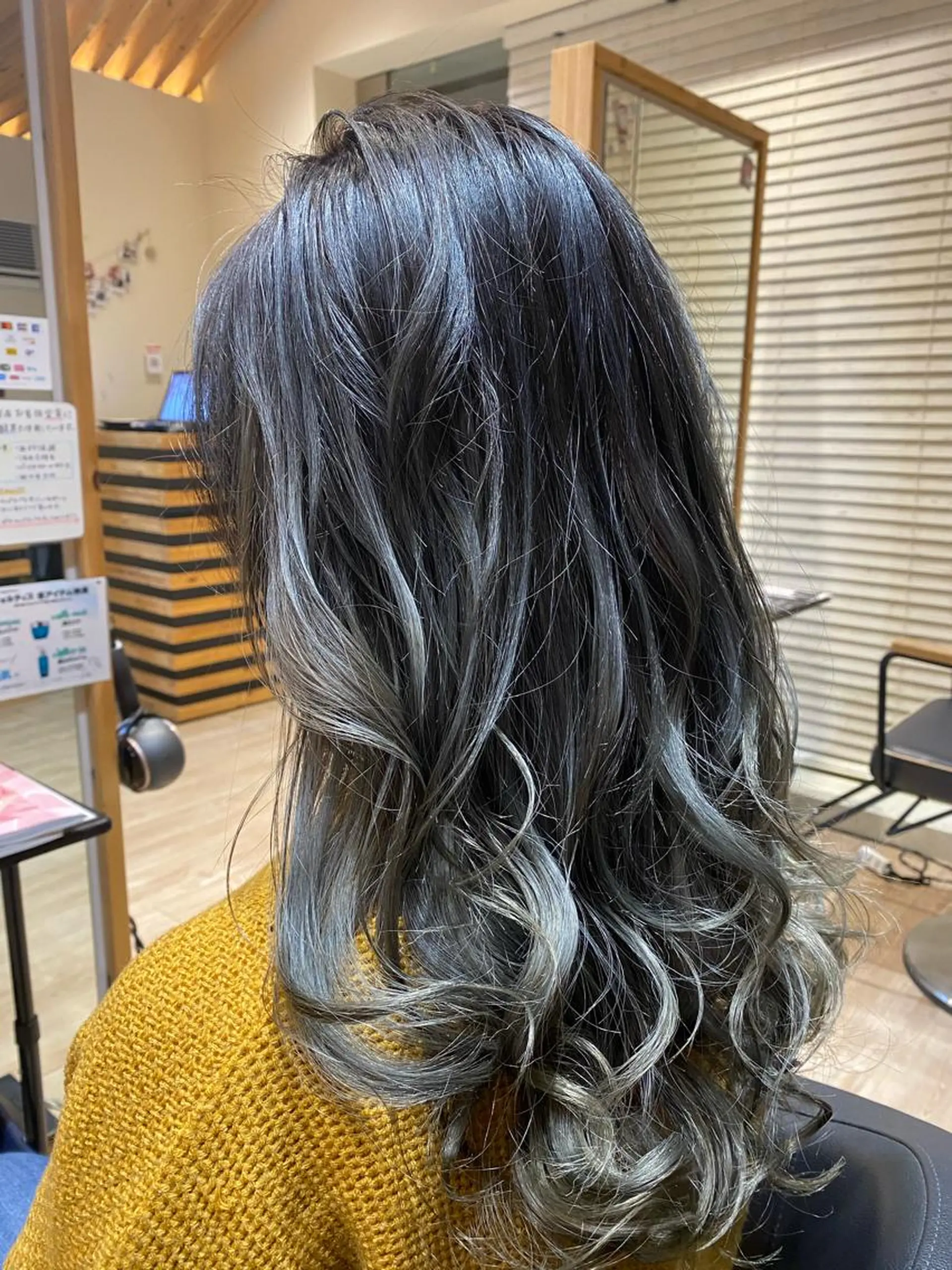 ロング カラー 関口 友行のヘアスタイル