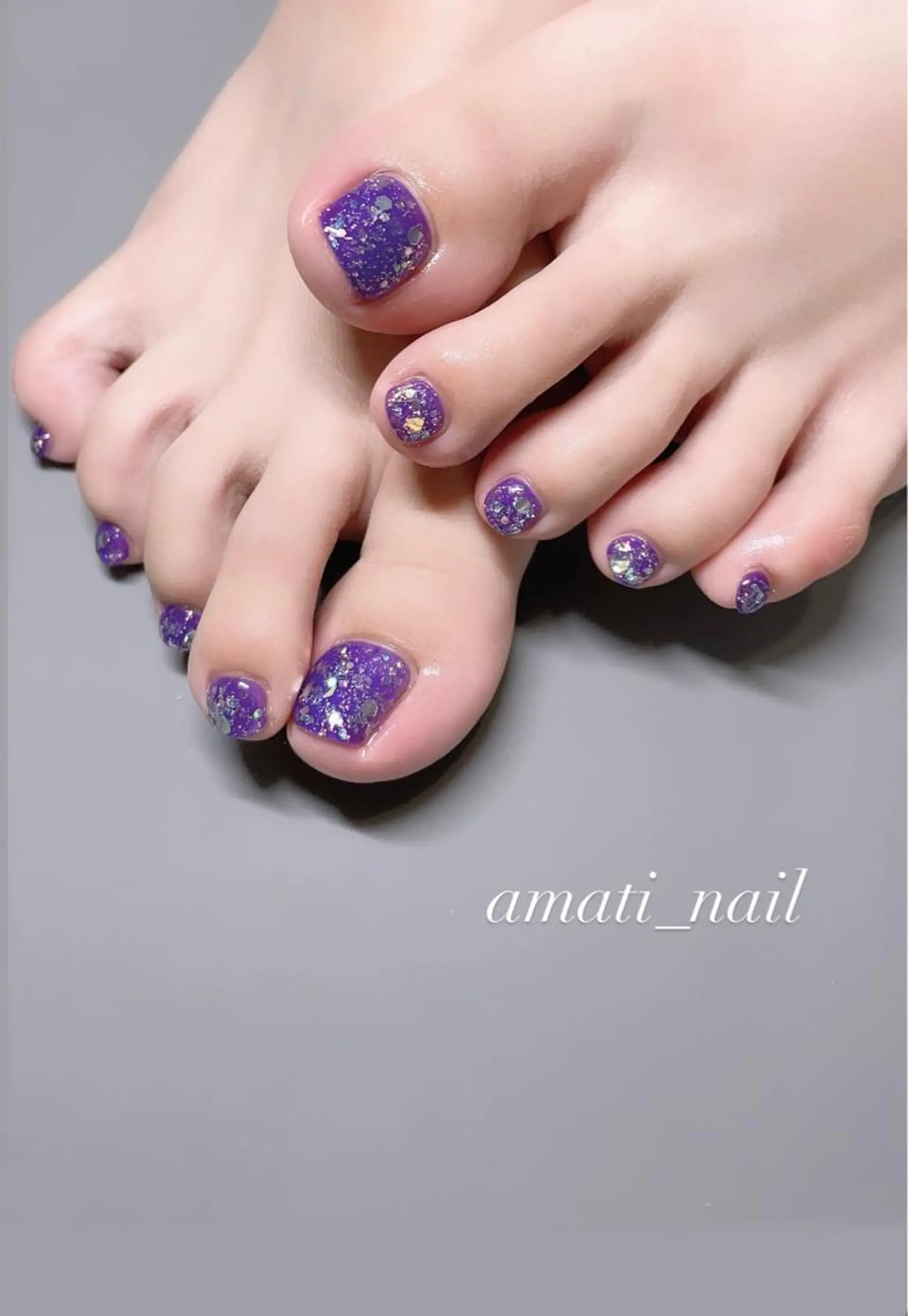 ネイル クリアネイル フットネイル ジェルネイル グラデーション ラメ(グリッター) フットネイル amati_nail TAKAKOのネイルデザイン