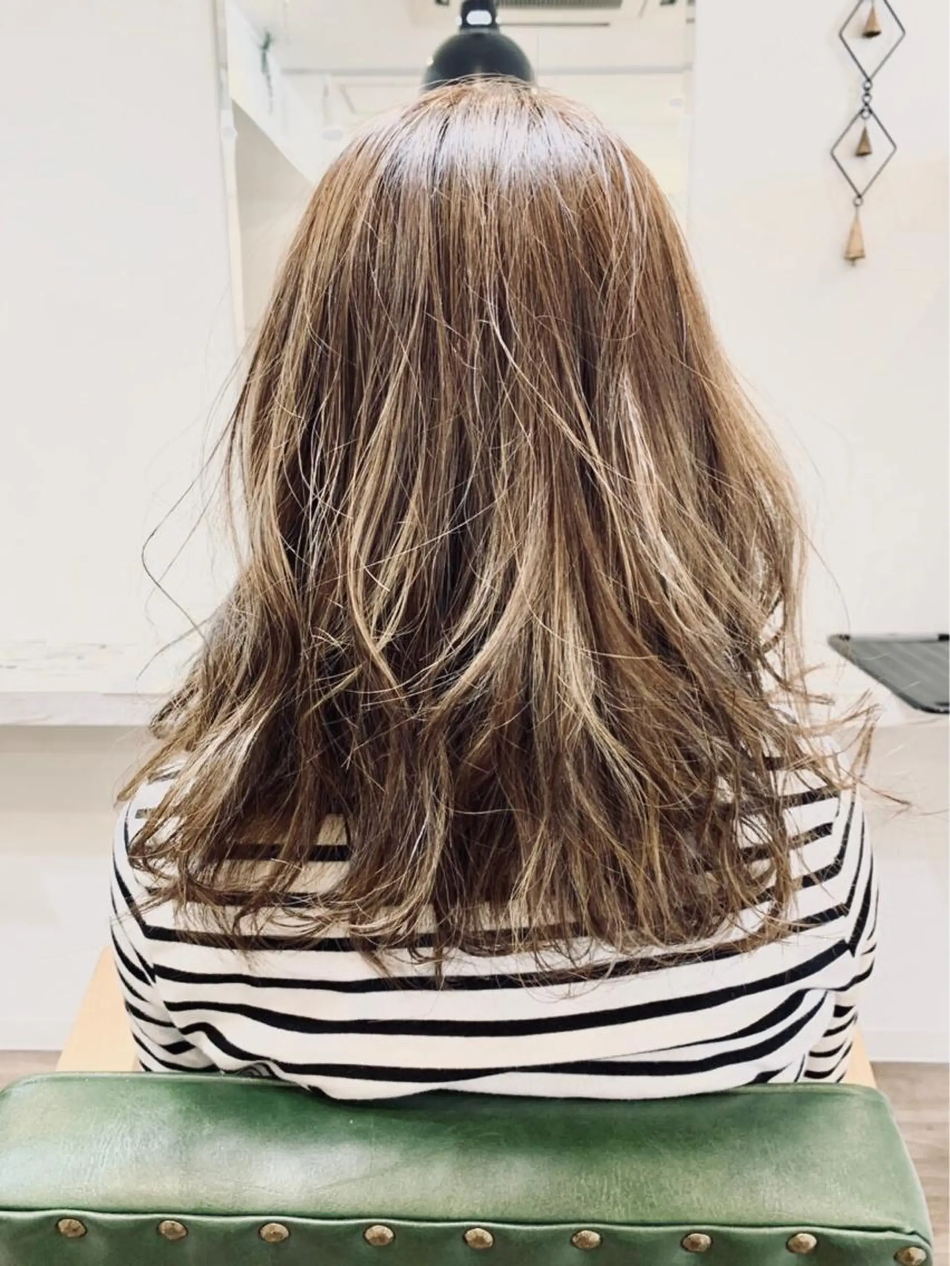 セミロング カラー m ā l o. マァロのヘアスタイル