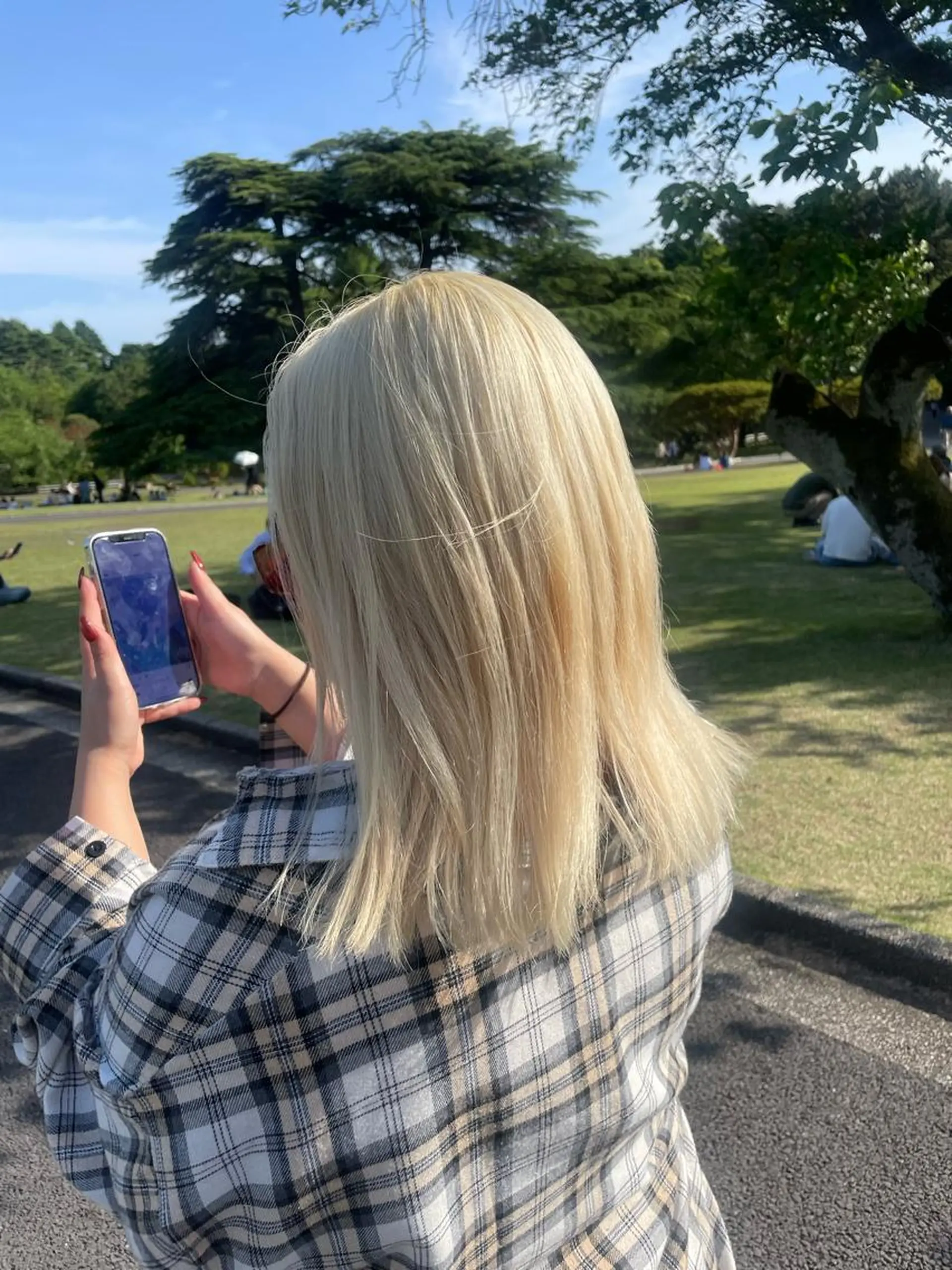 セミロング カラー ブリーチ ブロンド ホワイトブロンド カット ヘアカラー トリートメント 透明感カラー✨艶髪 制作🌱山根あゆみのヘアスタイル