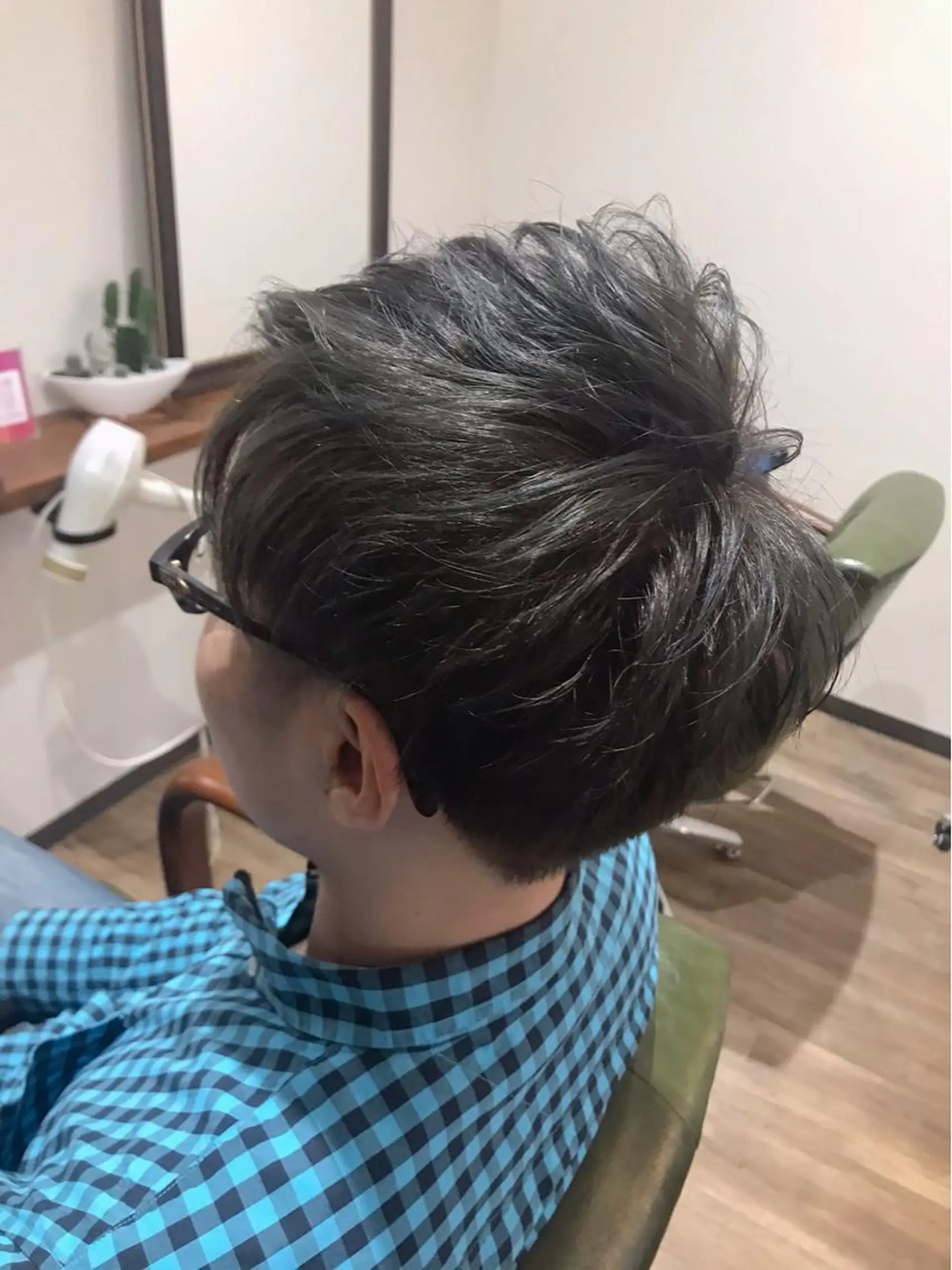 ショート カラー メンズ メンズブリーチ ブリーチ ブルーカラー ブルージュ ブリーチなしカラー カット ヘアカラー トリートメント Rug Relief 吉田のヘアスタイル