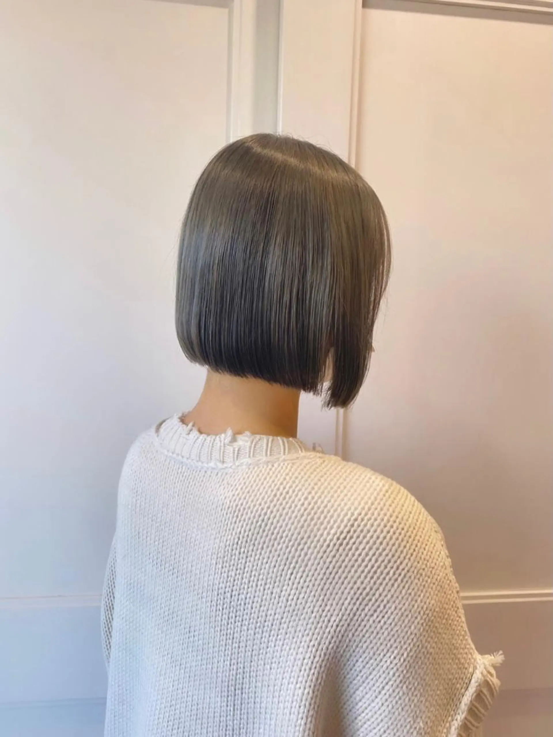 ショート カラー ブリーチ 透明感カラー グレージュ Ayuna /透明感カラーのヘアスタイル