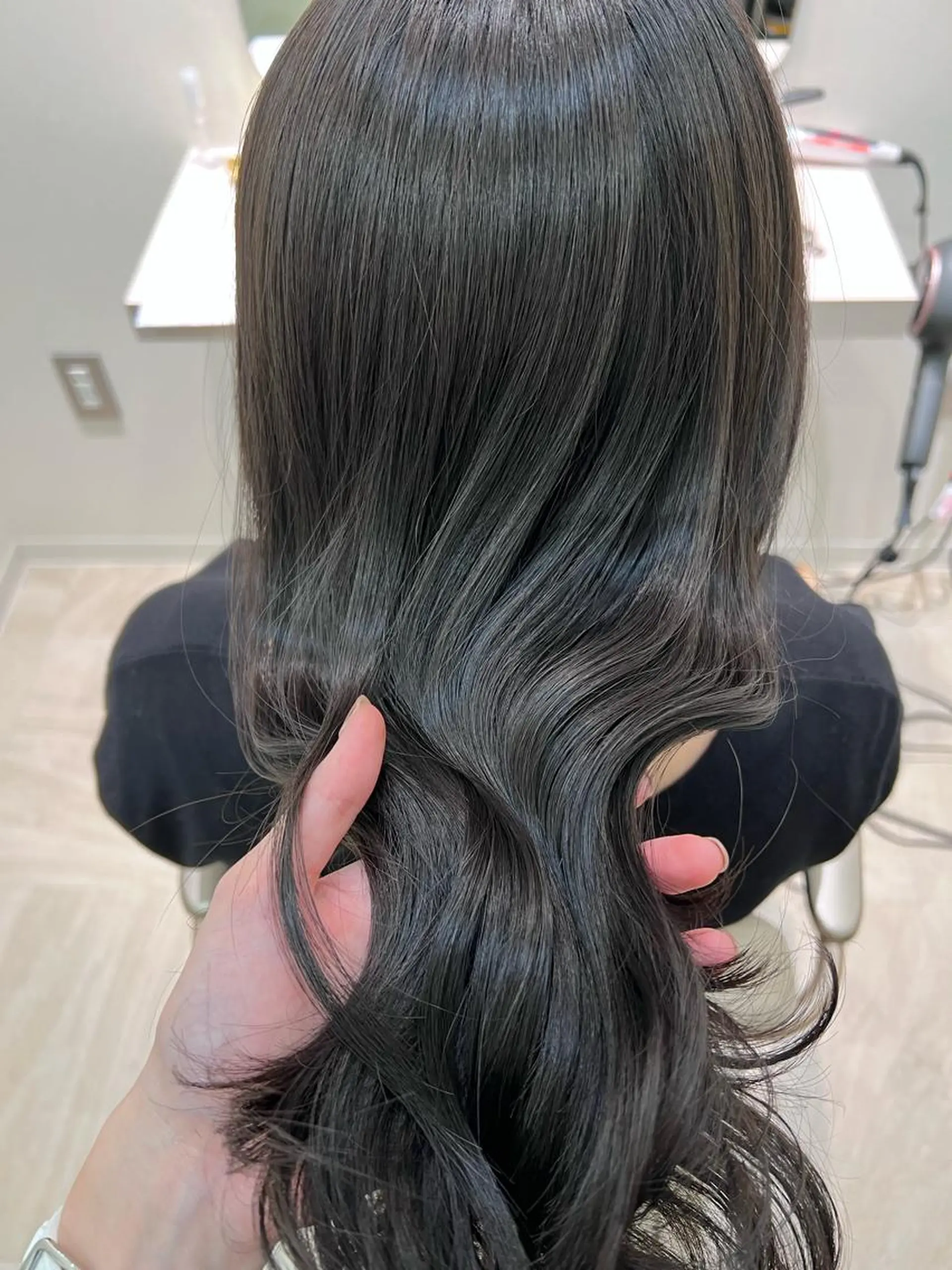 セミロング カラー アディクシーカラー グレージュ カット ヘアカラー トリートメント 暗髪/艶髪/Ono .のヘアスタイル