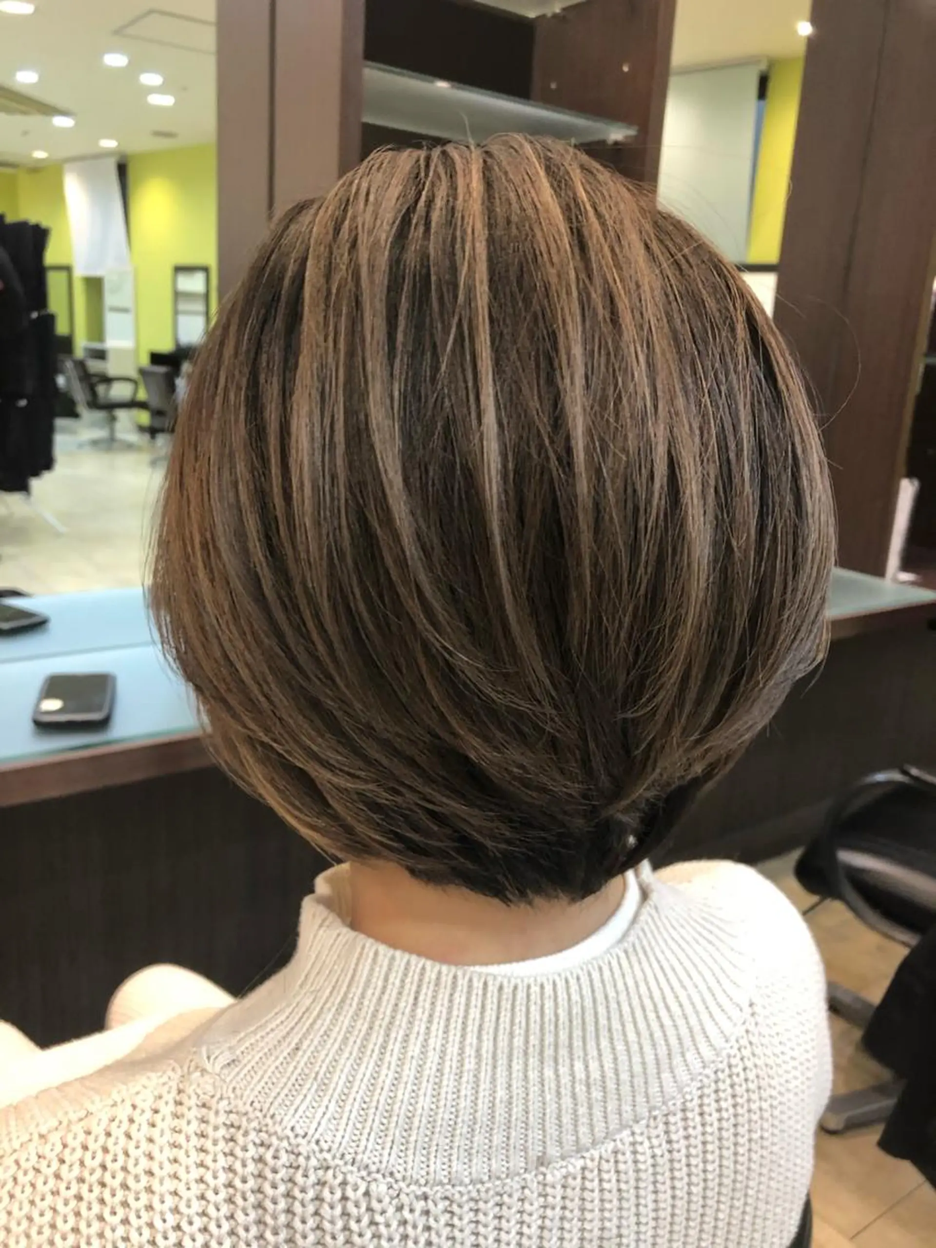 ショート ボブ 外国人風カラー ハイライト レイヤーカット ショートヘア ヘアカラー yasu ヤスのヘアスタイル