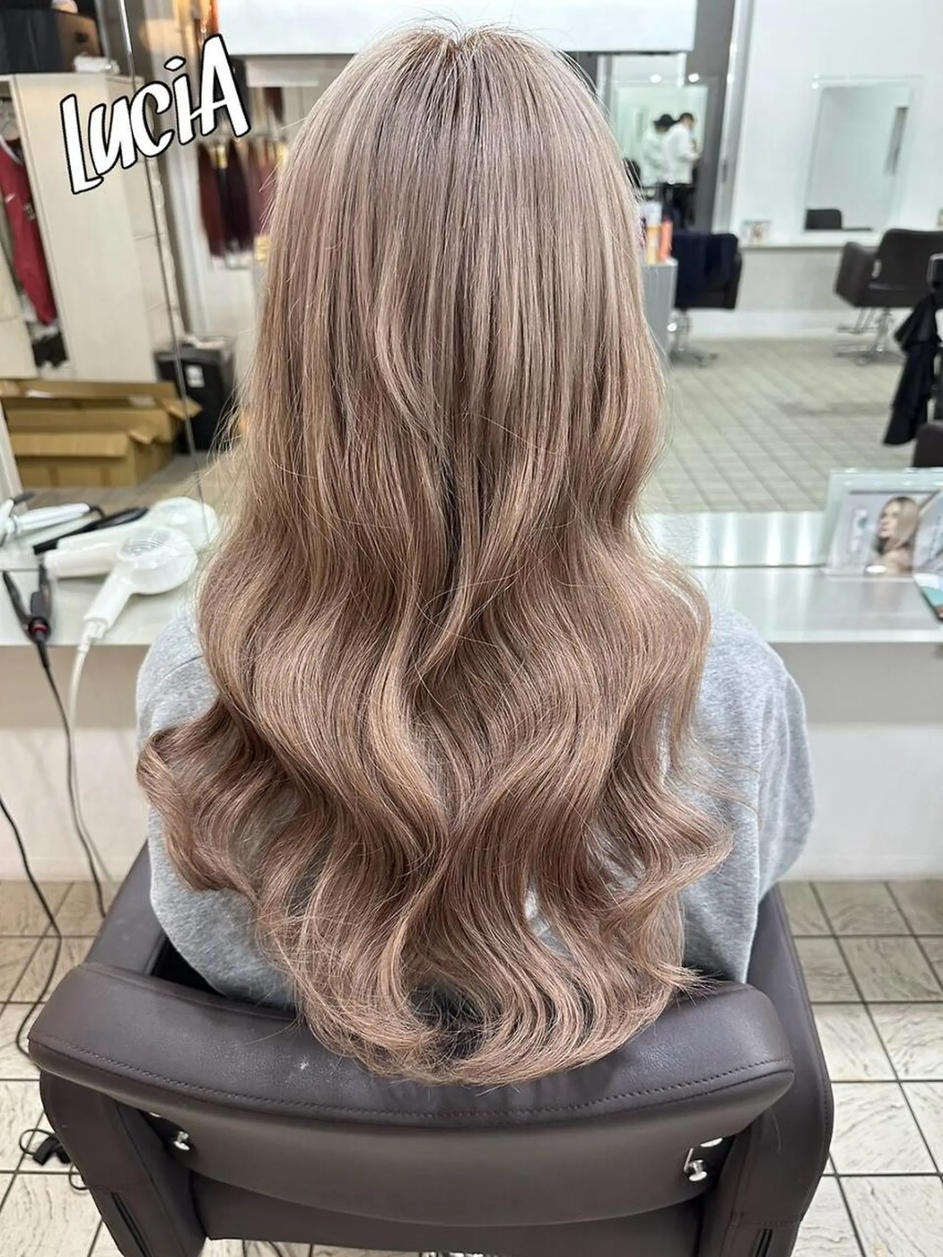 カラー ヘアアレンジ ロング MISAKIエクステ ブリーチ\5900のヘアスタイル