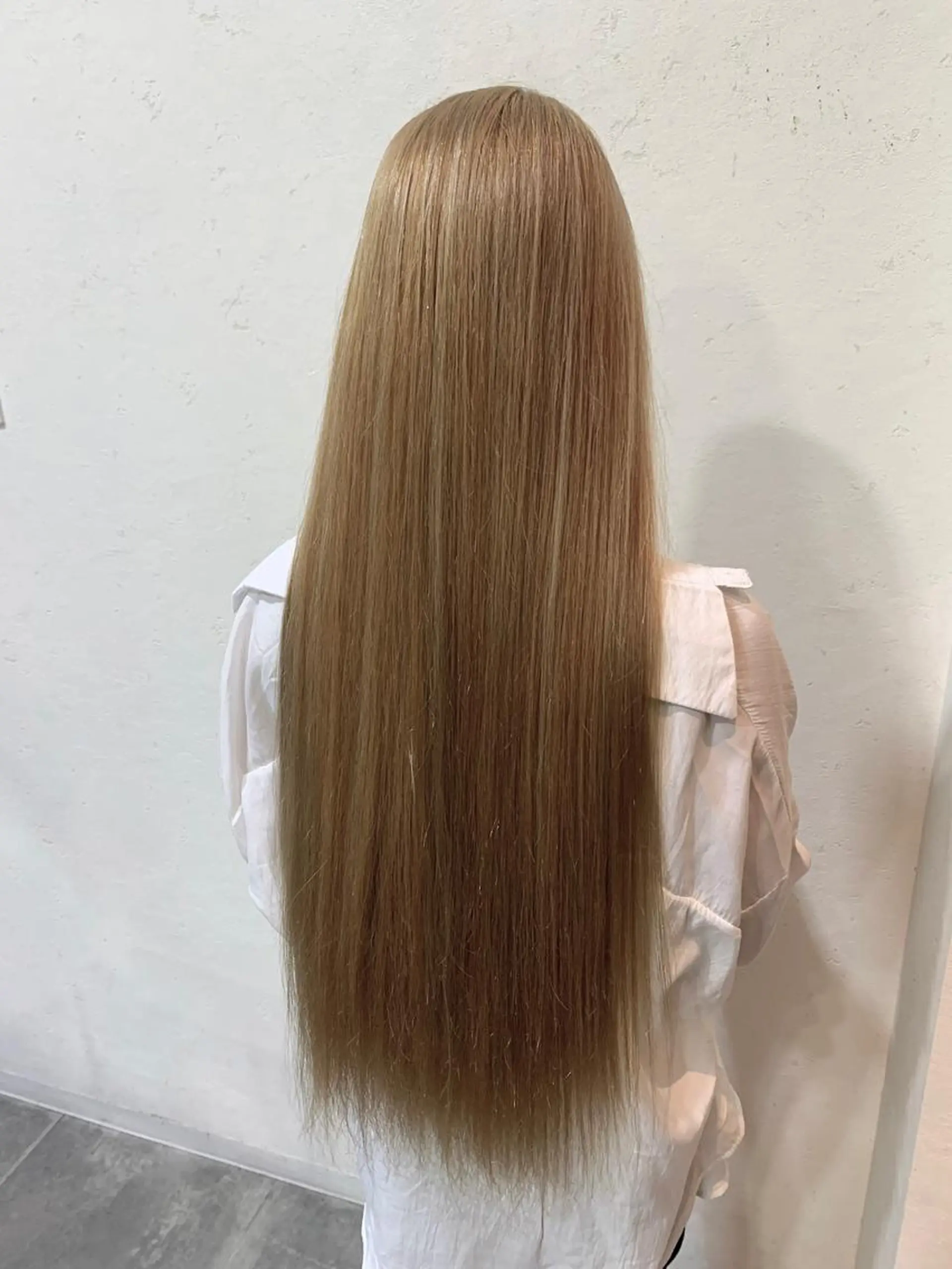 ロング カラー ヘアカラー トリートメント mana .のヘアスタイル