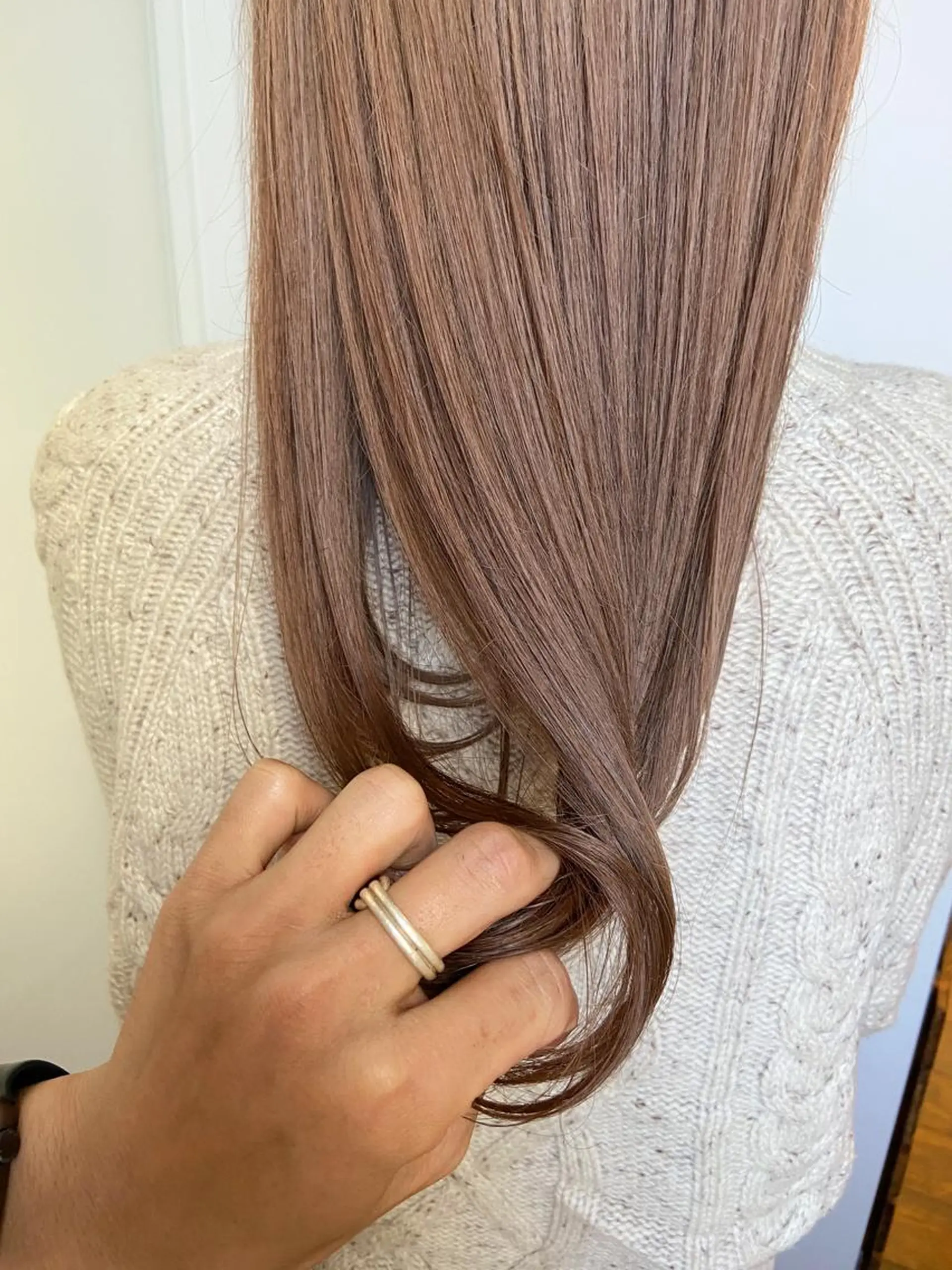 セミロング カラー アッシュ ベージュカラー ケアカラー 透明感カラー ハイライトカラー カット ヘアカラー トリートメント 岡本康平/ボブ/ブリ ーチ/似合わせカットのヘアスタイル