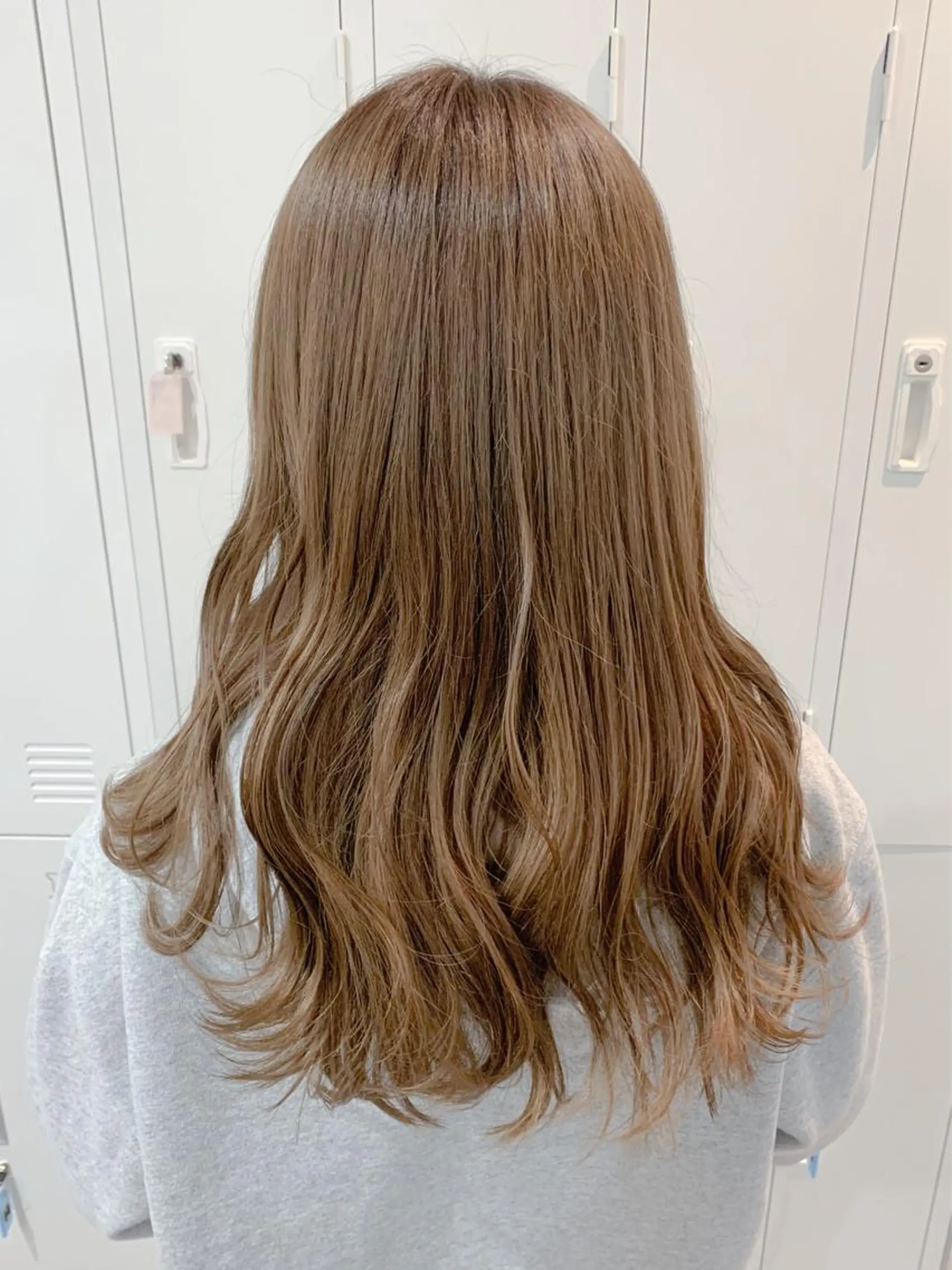 ロング カット ヘアカラー FERIA fam 小林勇太のヘアスタイル