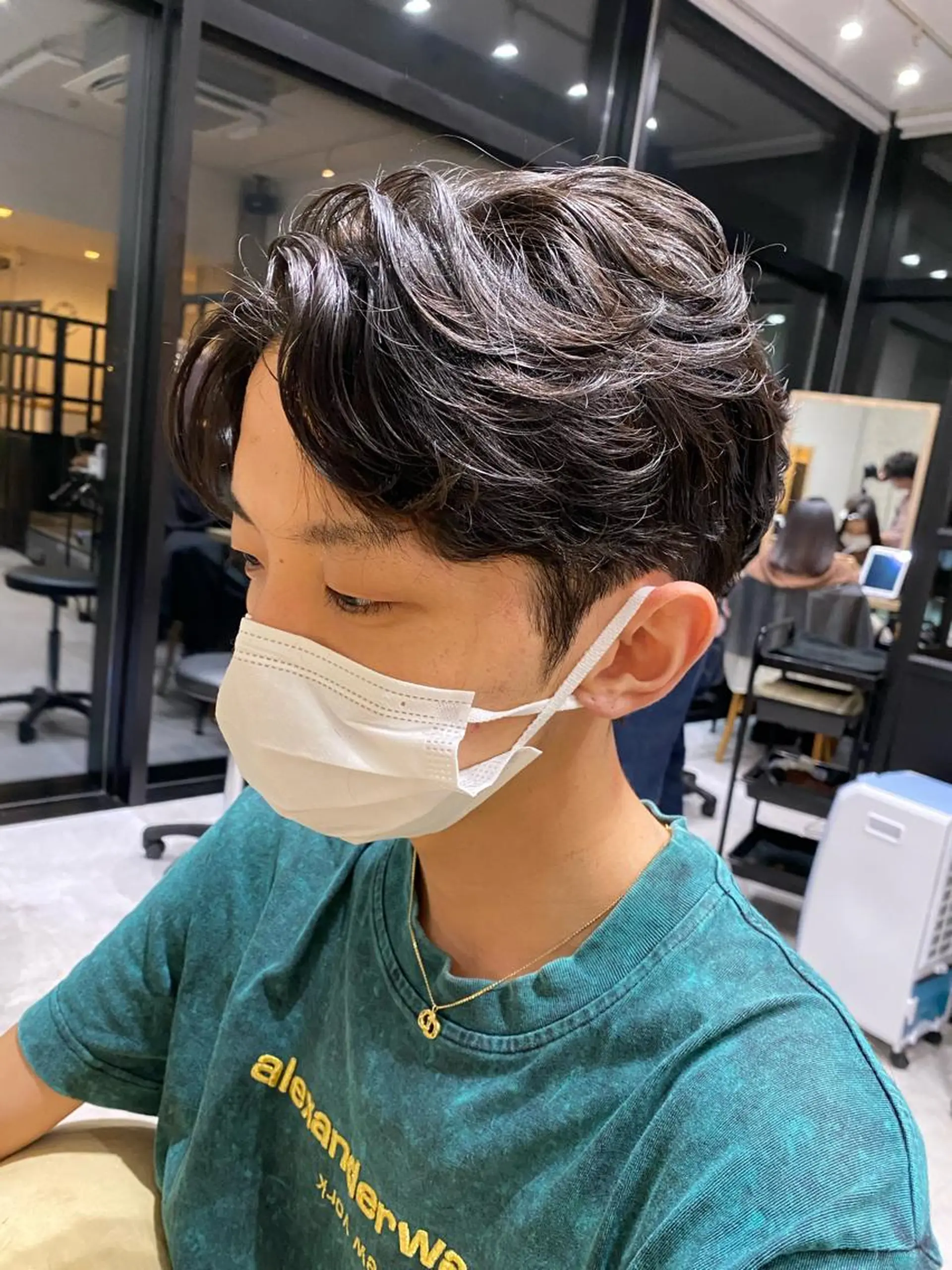 ミディアム パーマ メンズ カット パーマ 似合う髪型が 分からない方へのヘアスタイル