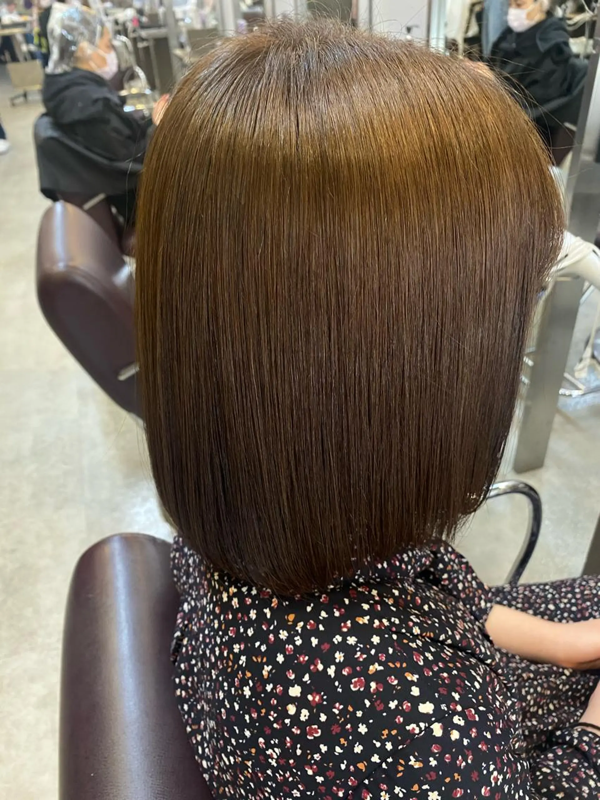 ミディアム 透け感ベージュ ／ミハルのヘアスタイル