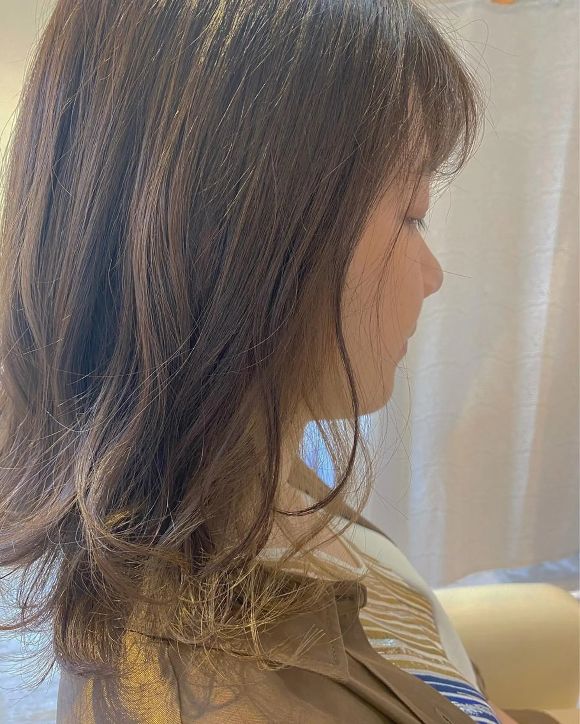 ミディアム カラー ベージュカラー イヤリングカラー ブリーチなしWカラー /酸性ストレート河本のヘアスタイル