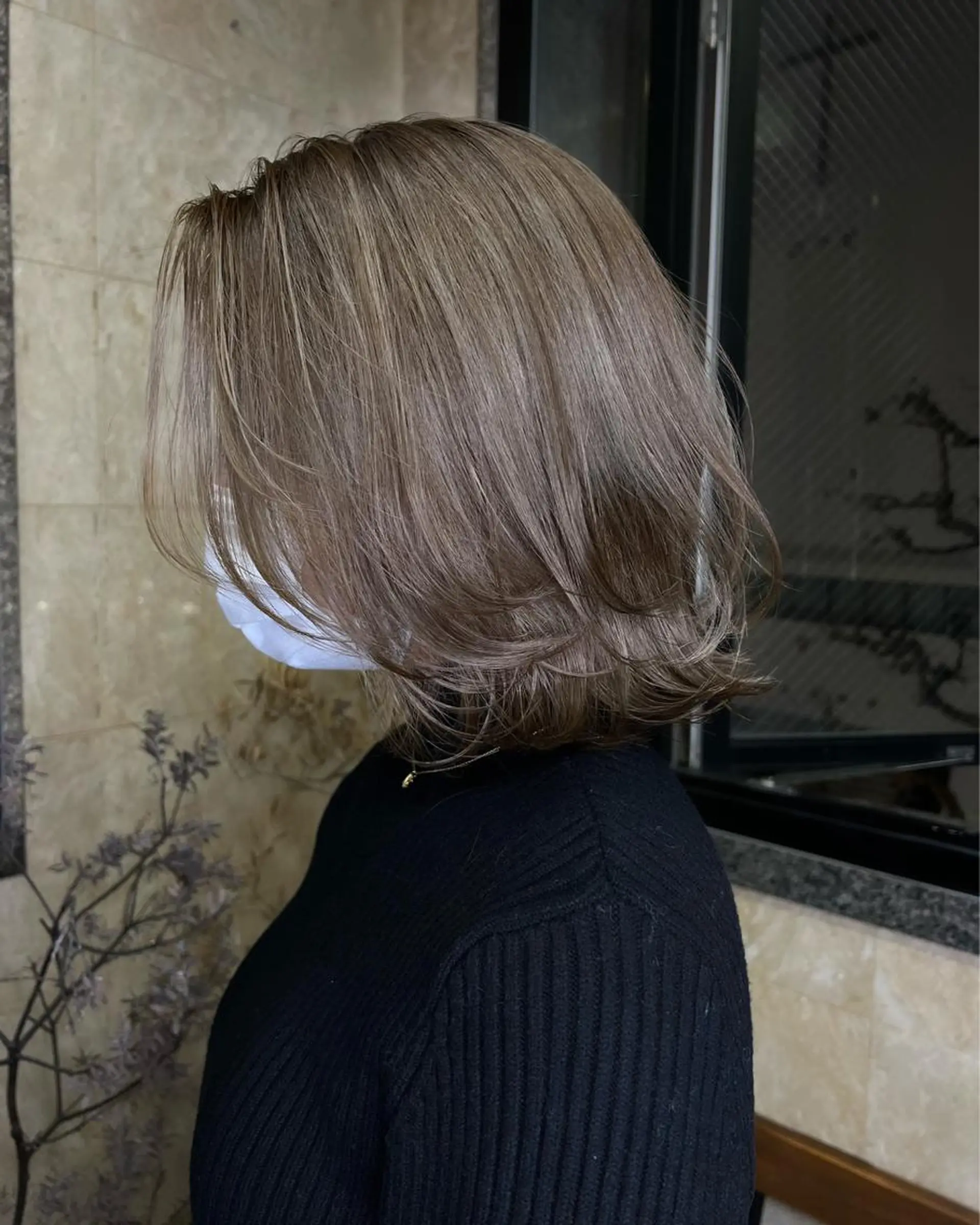 セミロング カラー ベージュカラー 黒髪 ブリーチ ブルーカラー ブルーブラック 🌟小顔レイヤー× 赤み消し透明感カラーのヘアスタイル