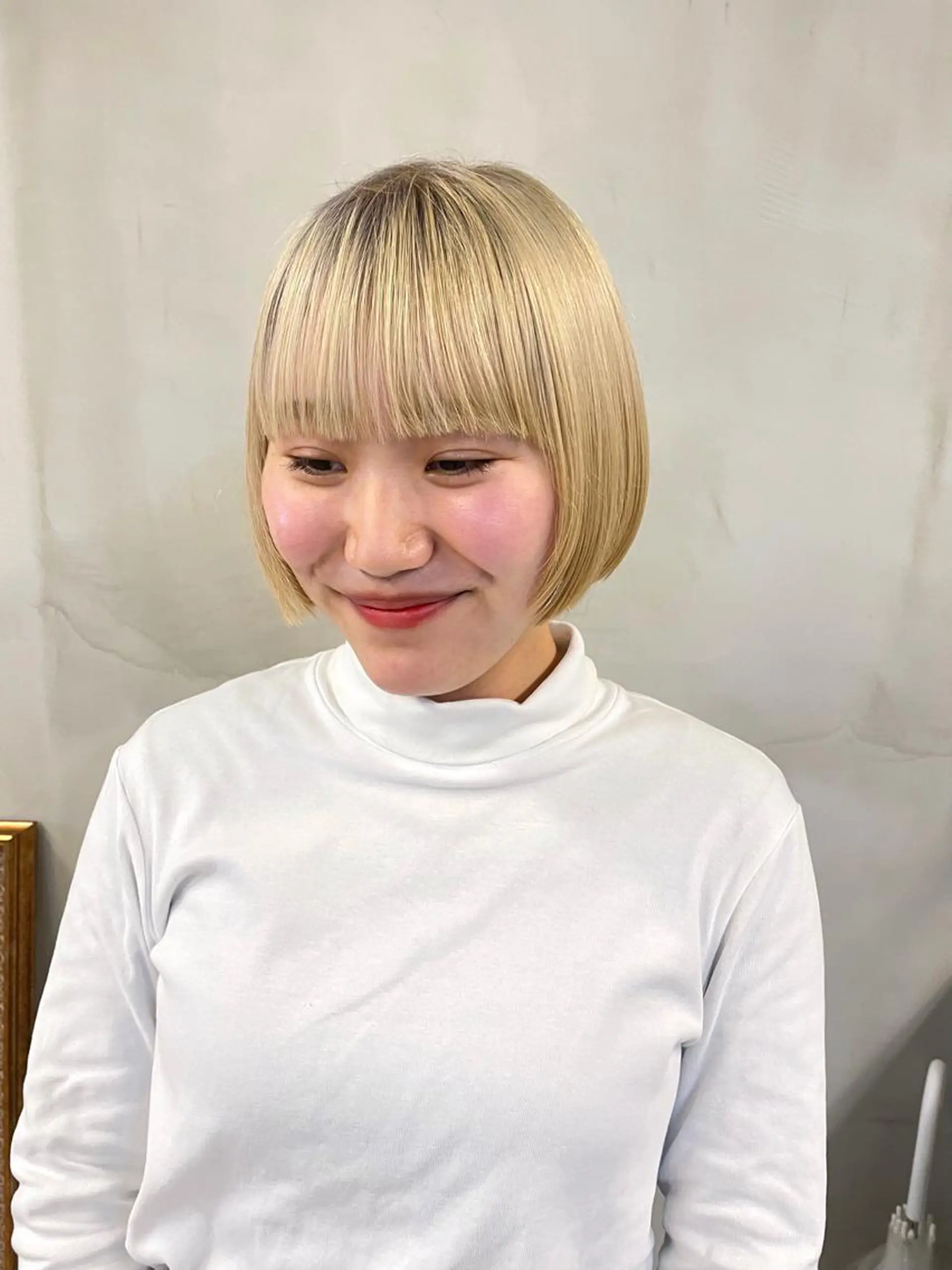 ミディアム カラー パーマ ヘアアレンジ メンズ キッズ ネイル マツエク・マツパ アイブロウ ボブ ホワイト カット ヘアカラー トリートメント tatsumi/ボブ ウルフ/レイヤーのヘアスタイル