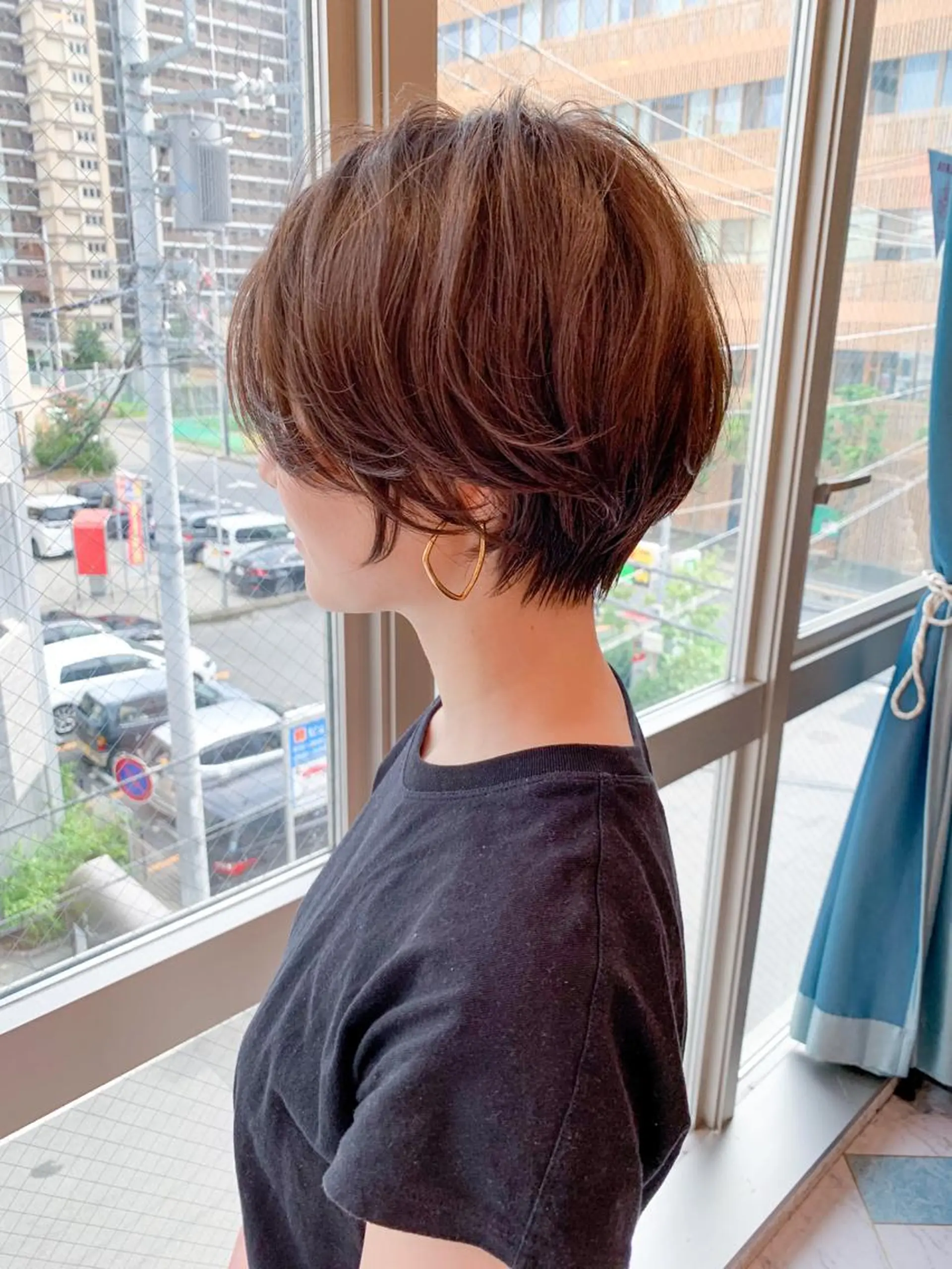 ショート 切りっぱなしボブ ショートボブ ハンサムショート 丸みショート ボブ Lond enikaのヘアスタイル