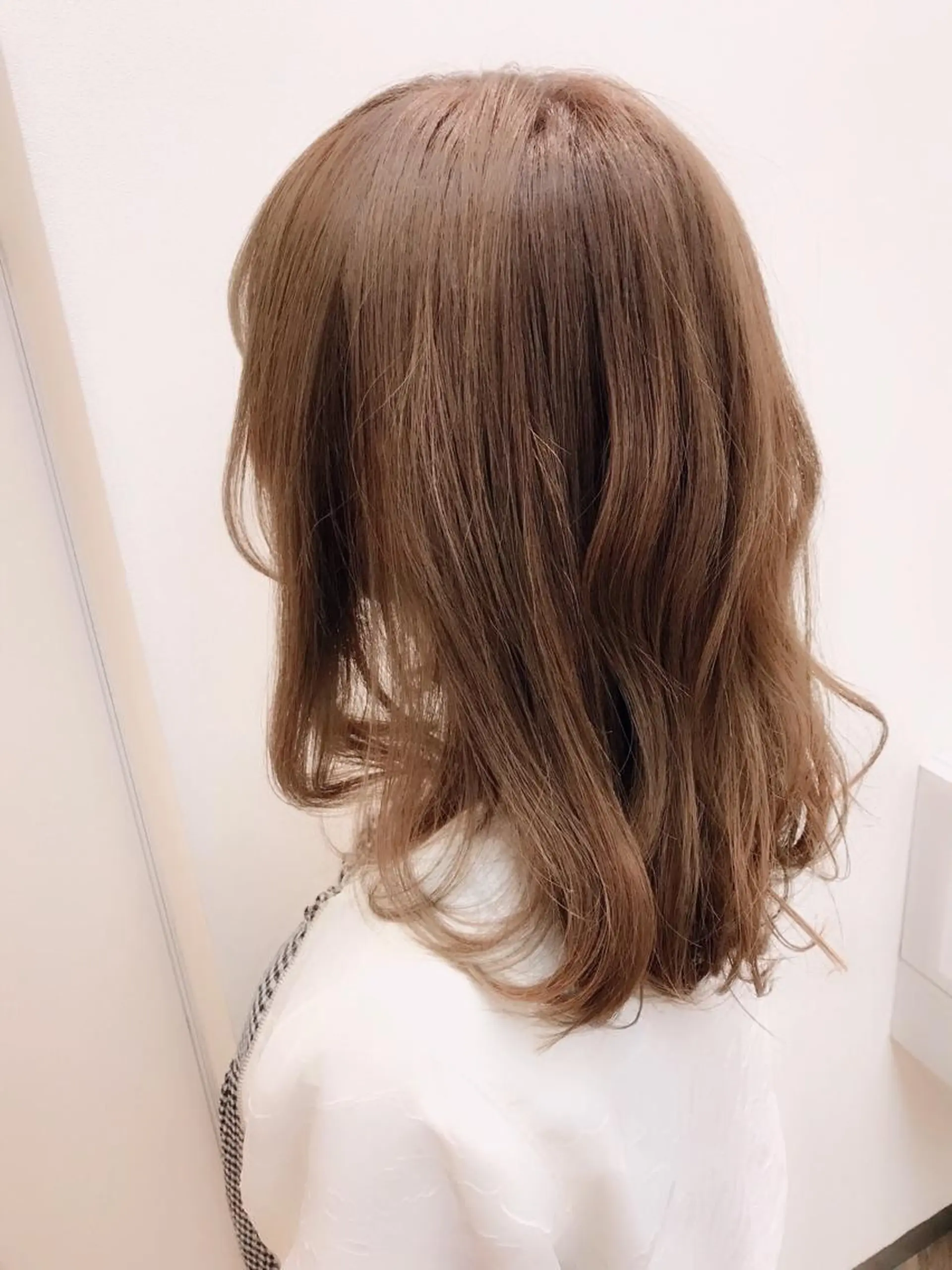 ミディアム カラー ベージュカラー ハイトーンカラー カット ヘアカラー トリートメント 田室 和幸のヘアスタイル