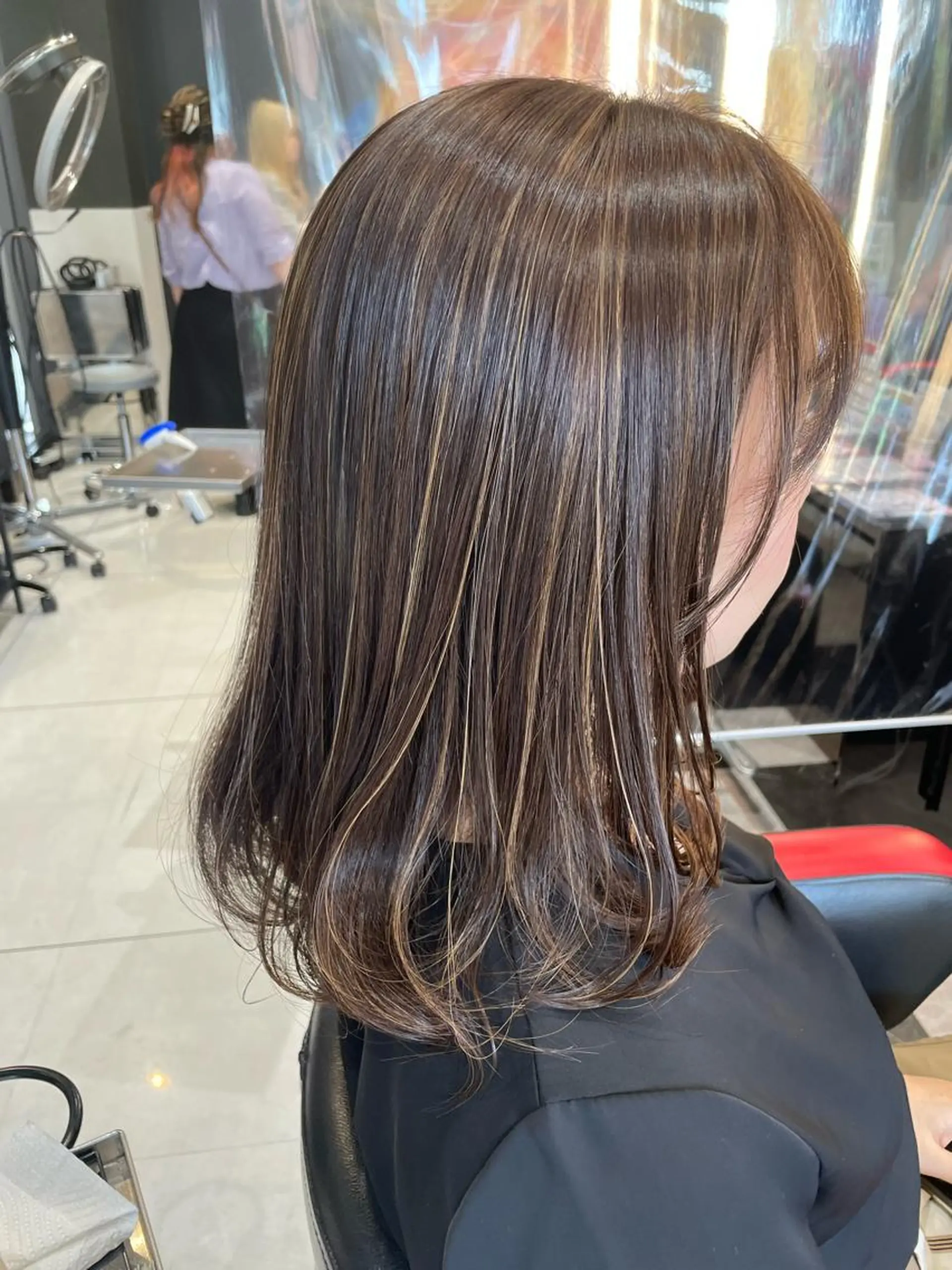 ミディアム カラー ブリーチ ハイライトカラー メッシュ ハイライト メンズヘア特化 崎田 成人のヘアスタイル