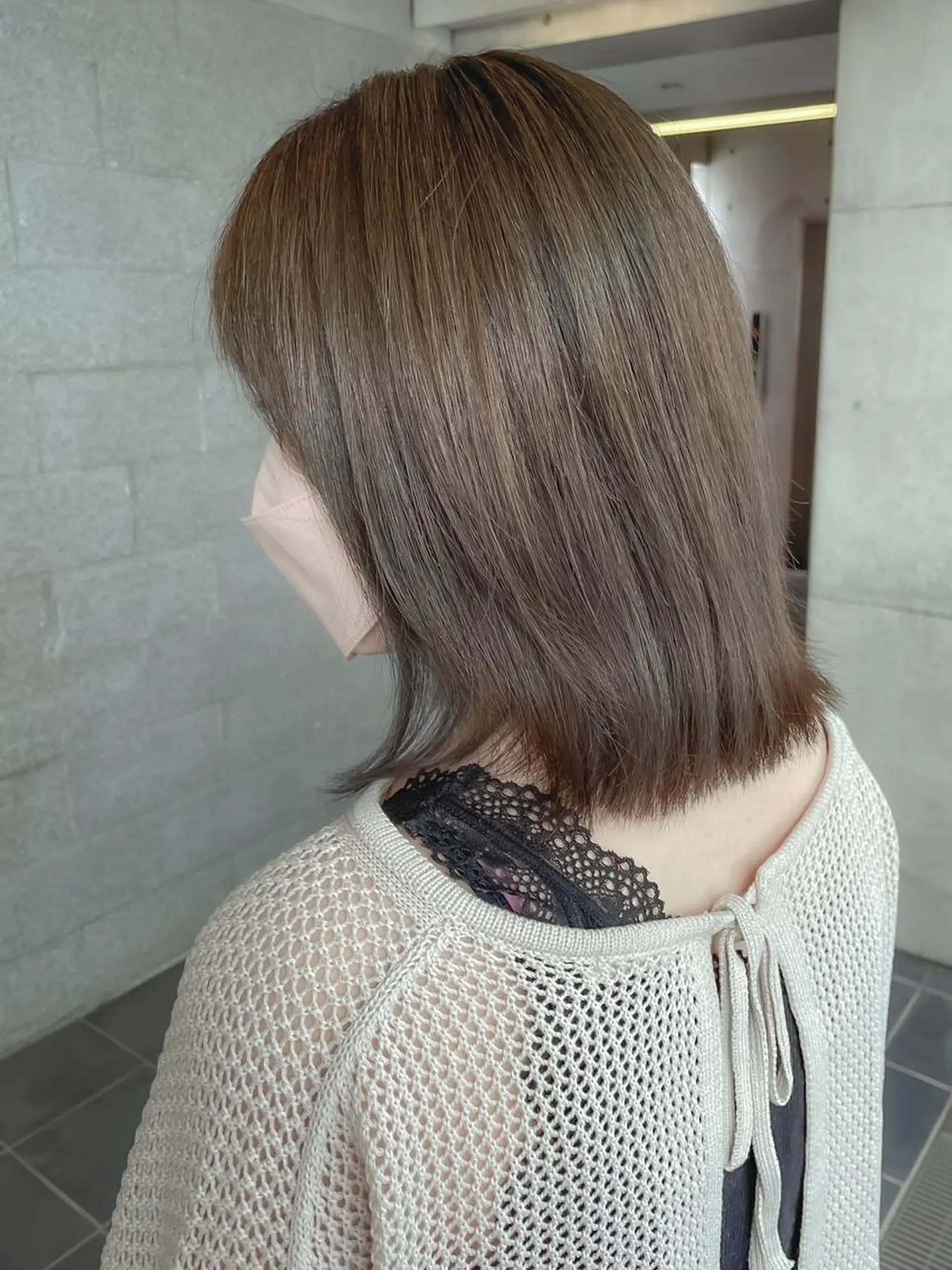 ミディアム カラー ベージュカラー ブリーチ ブリーチなしカラー オリーブベージュ 髪質改善 ROUTE KOUTAのヘアスタイル