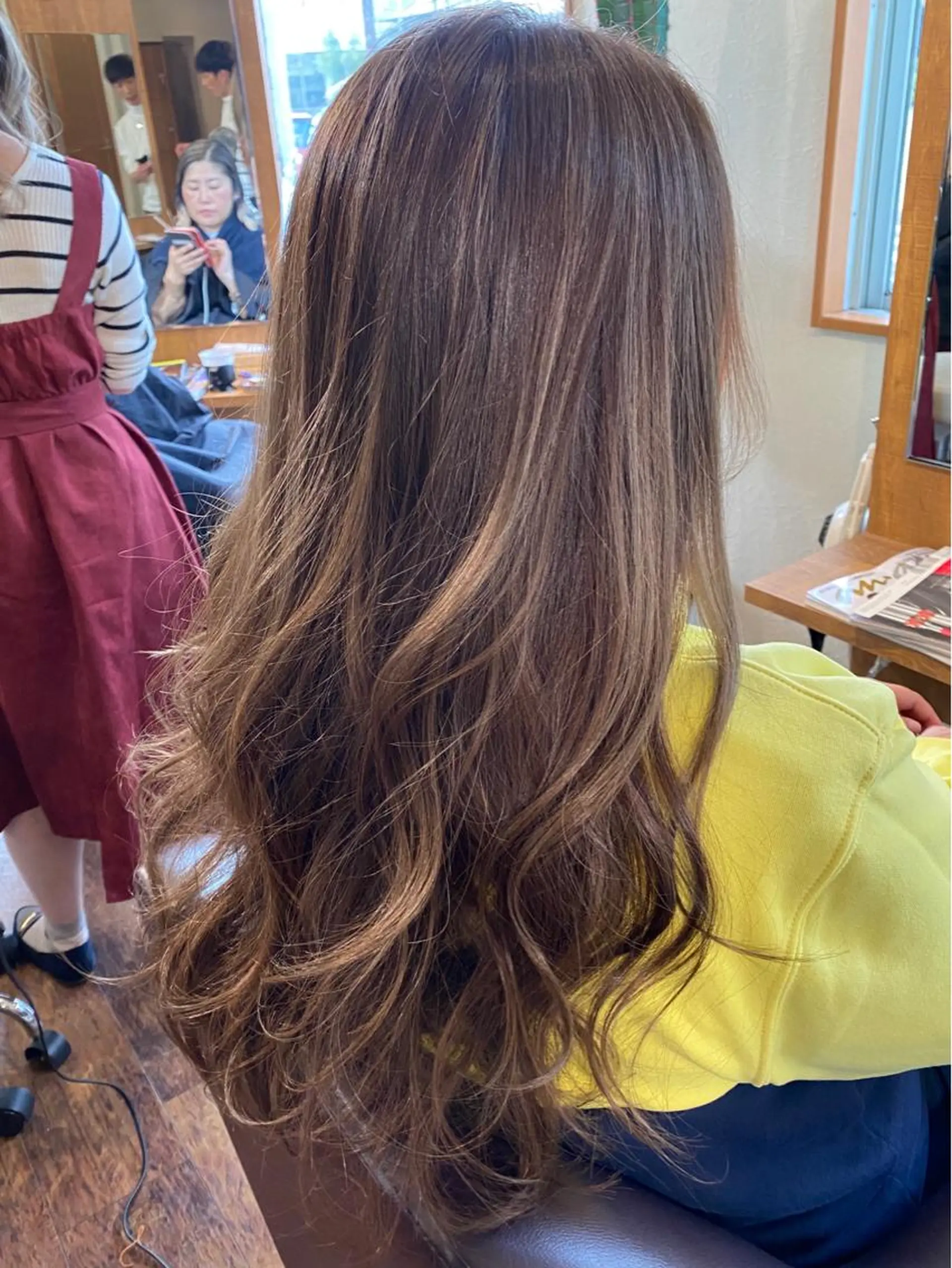 ロング カラー アッシュ ベージュカラー ハイライトカラー ハイライト 三浦 健太郎のヘアスタイル