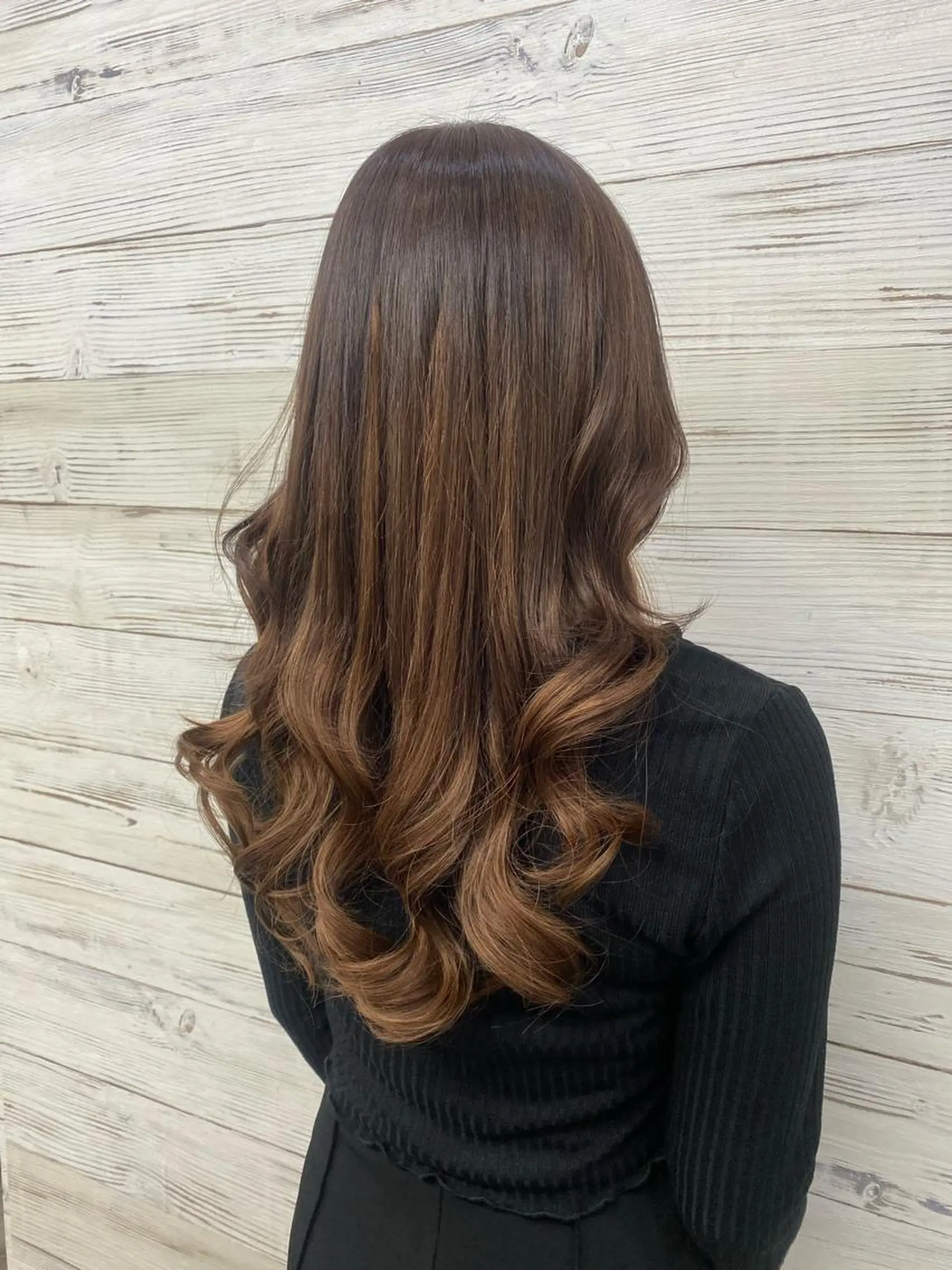 ロング カラー ヘアアレンジ ショートボブ 編み込みエクステ シールエクステ バレイヤージュ ベージュカラー LAVENDIA 初音のヘアスタイル