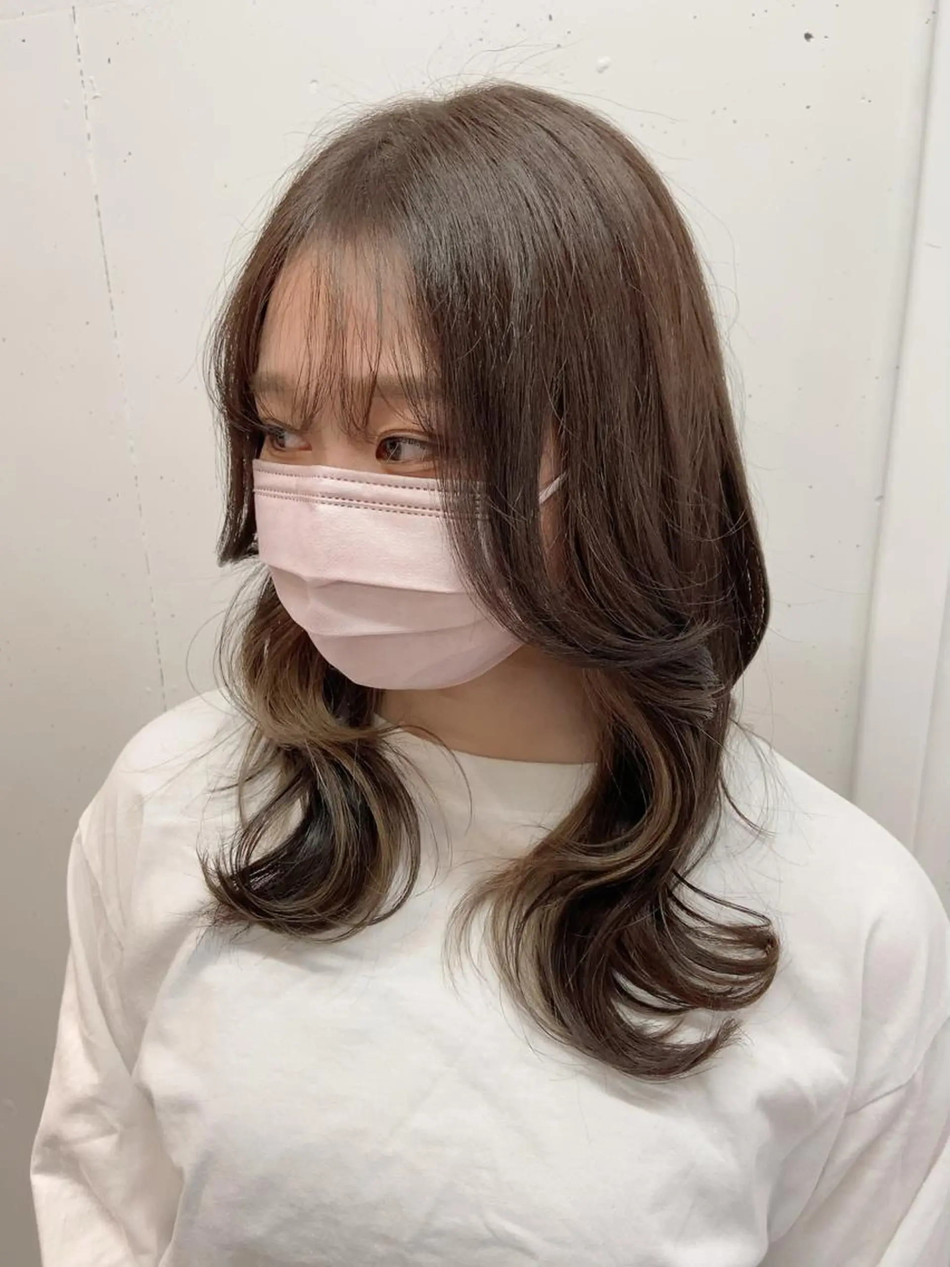ミディアム カラー インナーカラー 韓国風ヘア カット ヘアカラー トリートメント ウルフカット レイヤーカット上柿のヘアスタイル