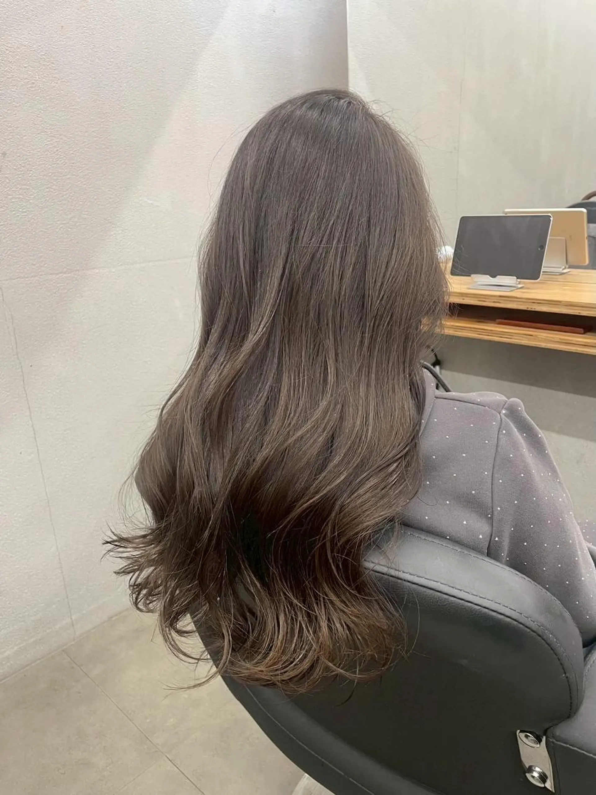 ロング カット ヘアカラー トリートメント N 【エヌ】のヘアスタイル