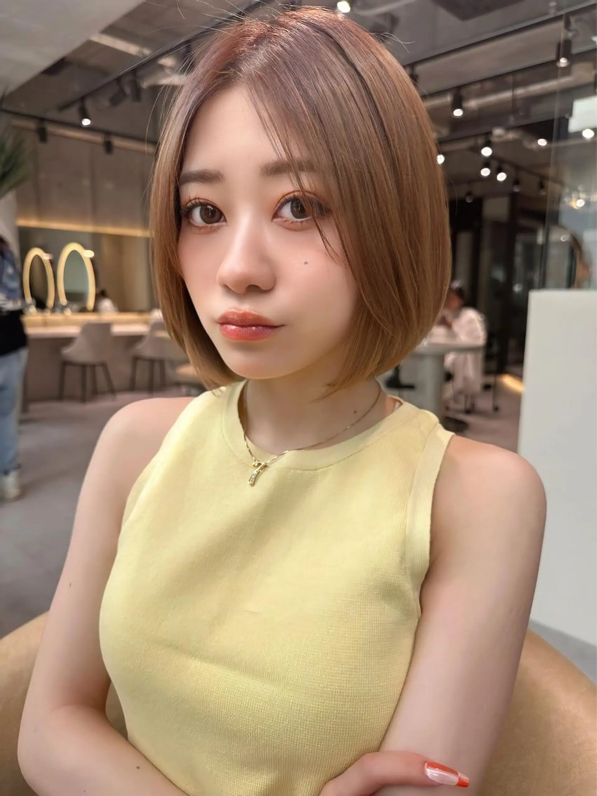 ショート カラー カット ヘアカラー かえ🩶韓国ボブ🎀 透明感カラー🥣のヘアスタイル