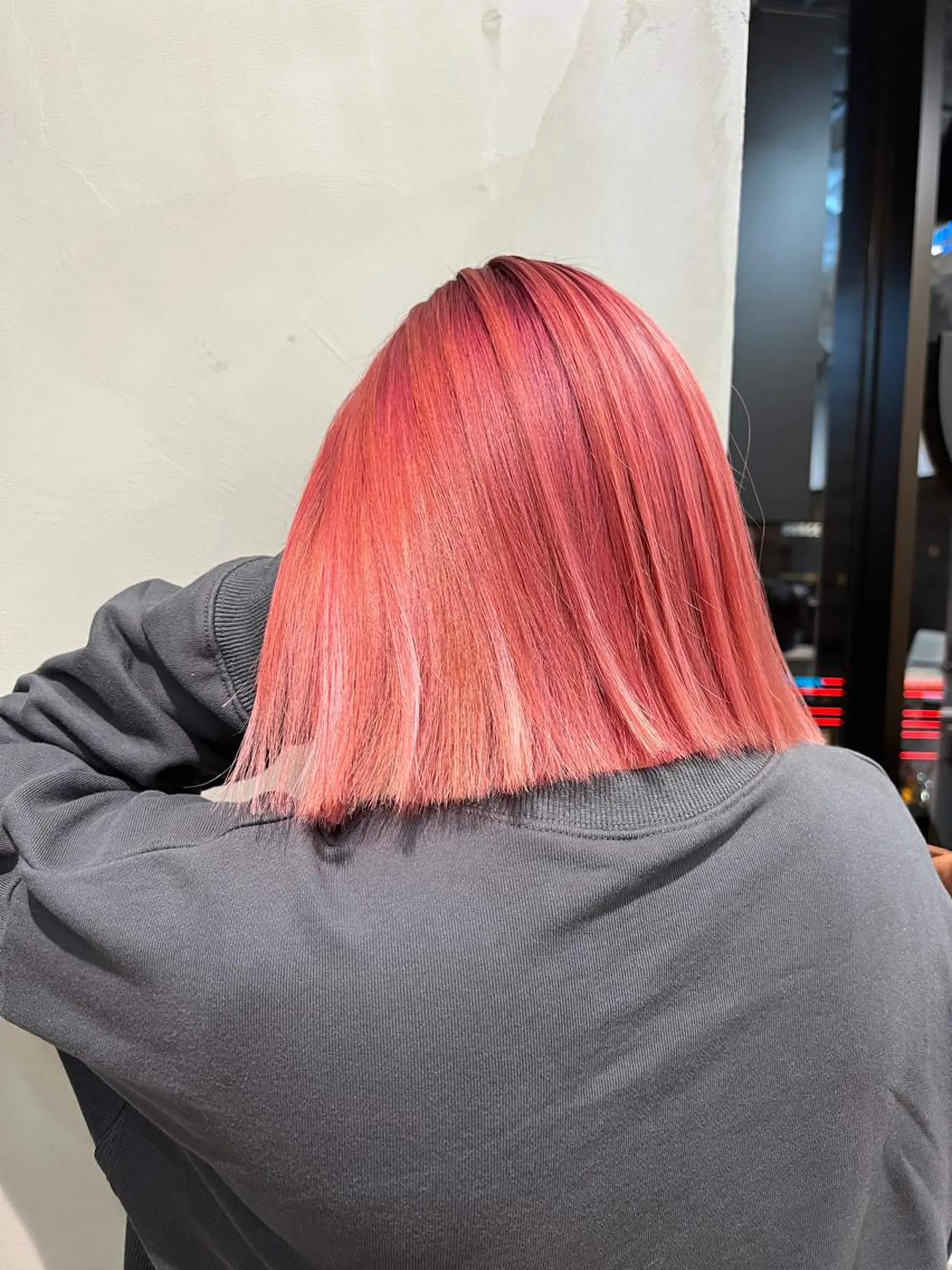 ショート ヘアカラー 梅田/レイヤーカット /ミルクティーカラーのヘアスタイル