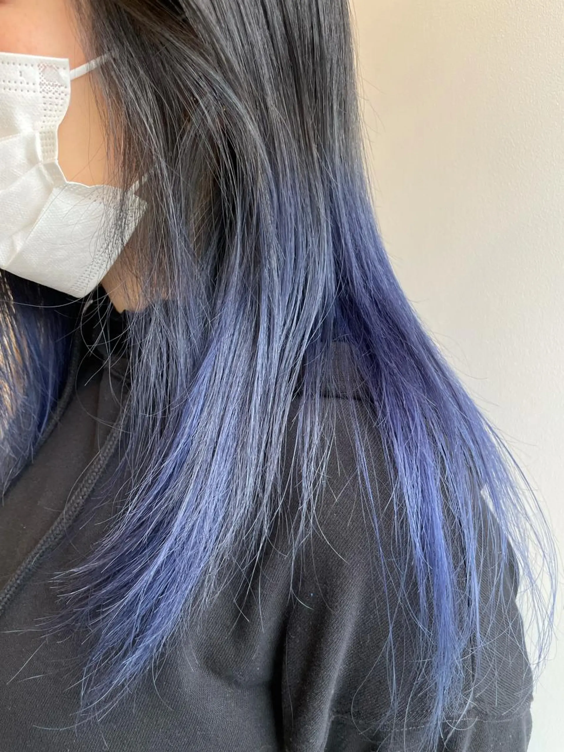 カラー ブリーチ ブルーカラー ネイビーカラー 今井 聖玲奈のヘアスタイル