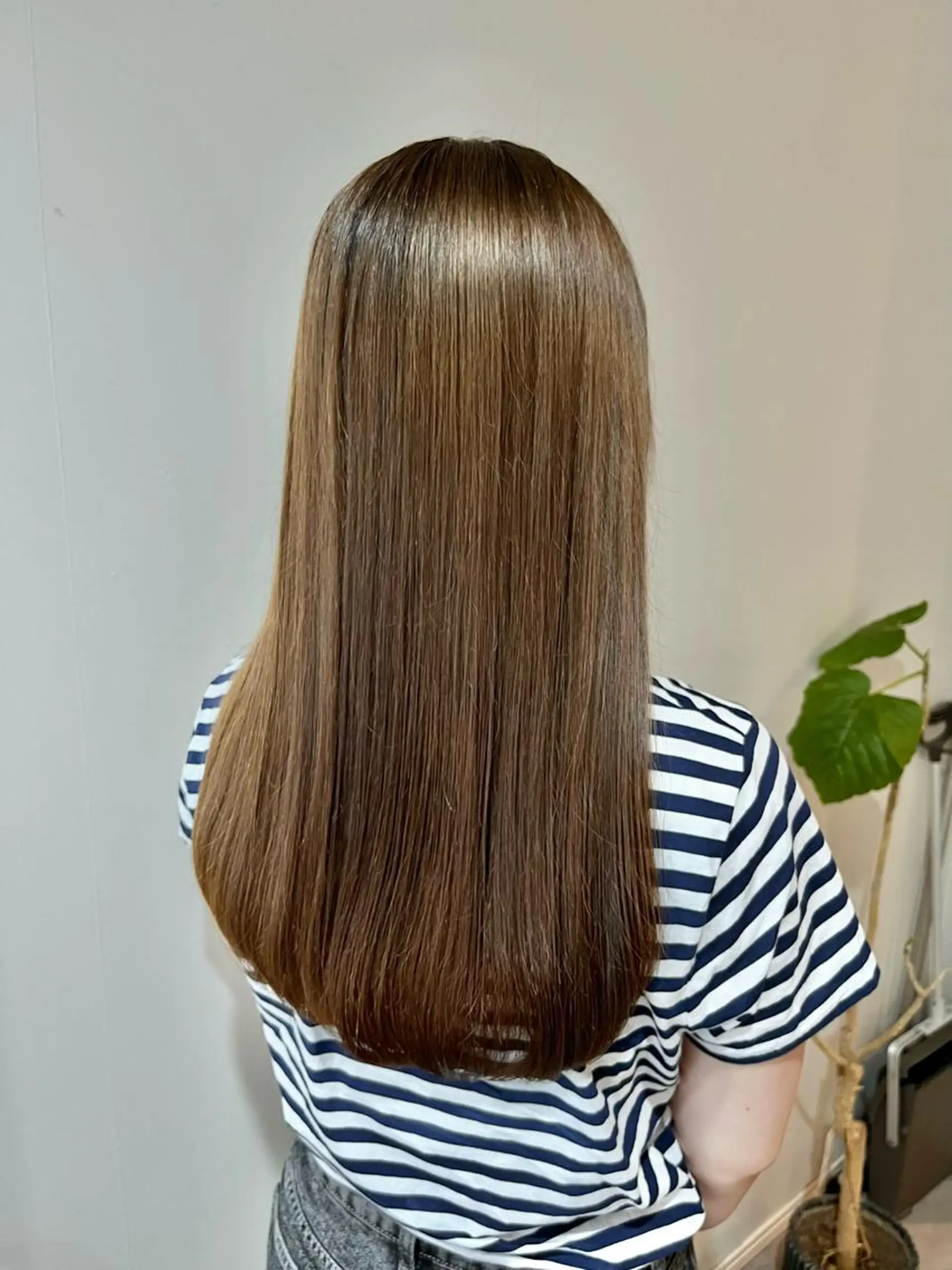 ロング カラー ベージュカラー 透明感カラー モカベージュ 縮毛矯正 トリートメント タケデ スズカのヘアスタイル
