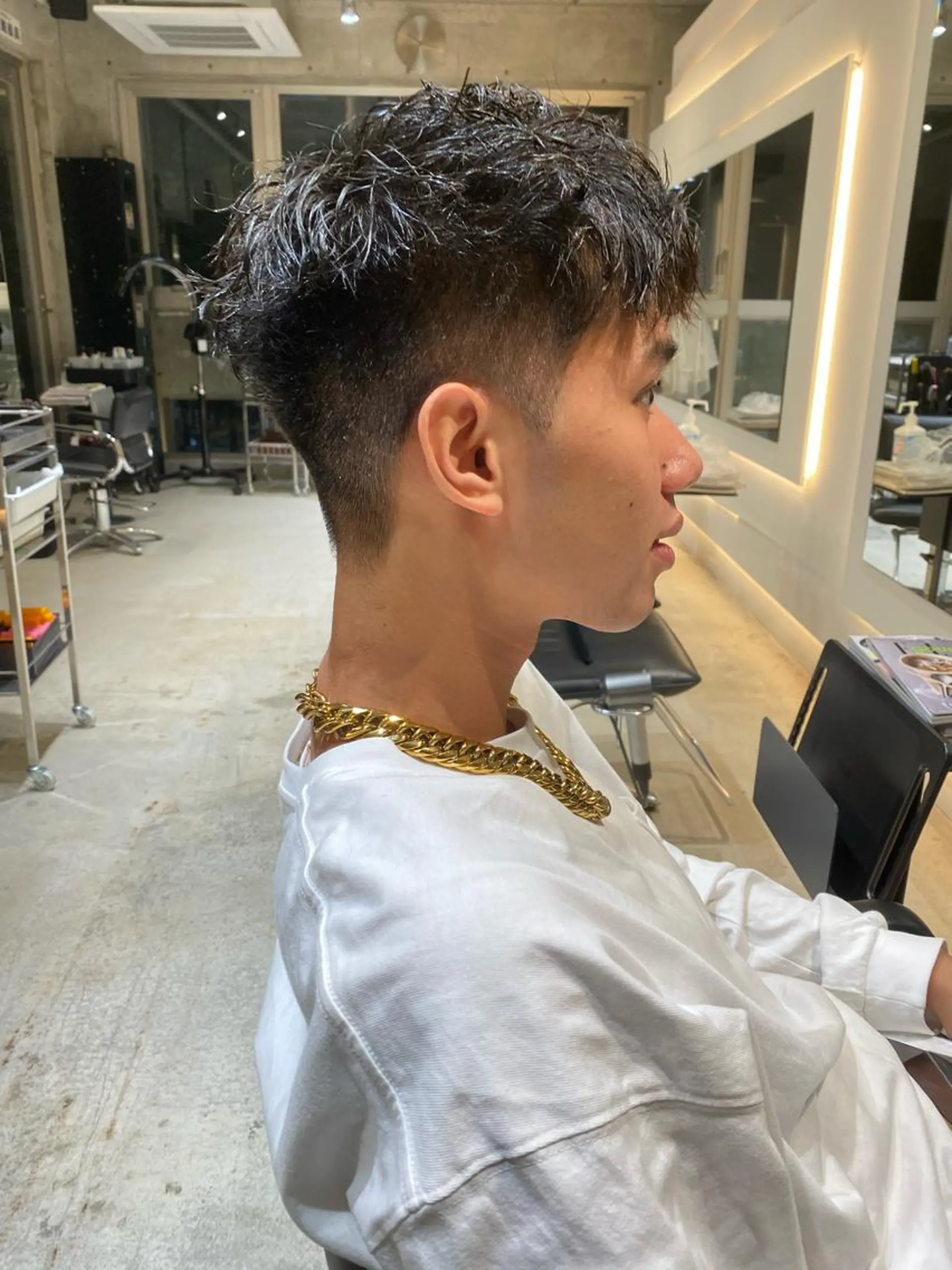 ショート メンズ アップバング センターパート メンズ韓国風 マッシュ メンズショート カット 大人可愛いレイヤー 大田のヘアスタイル