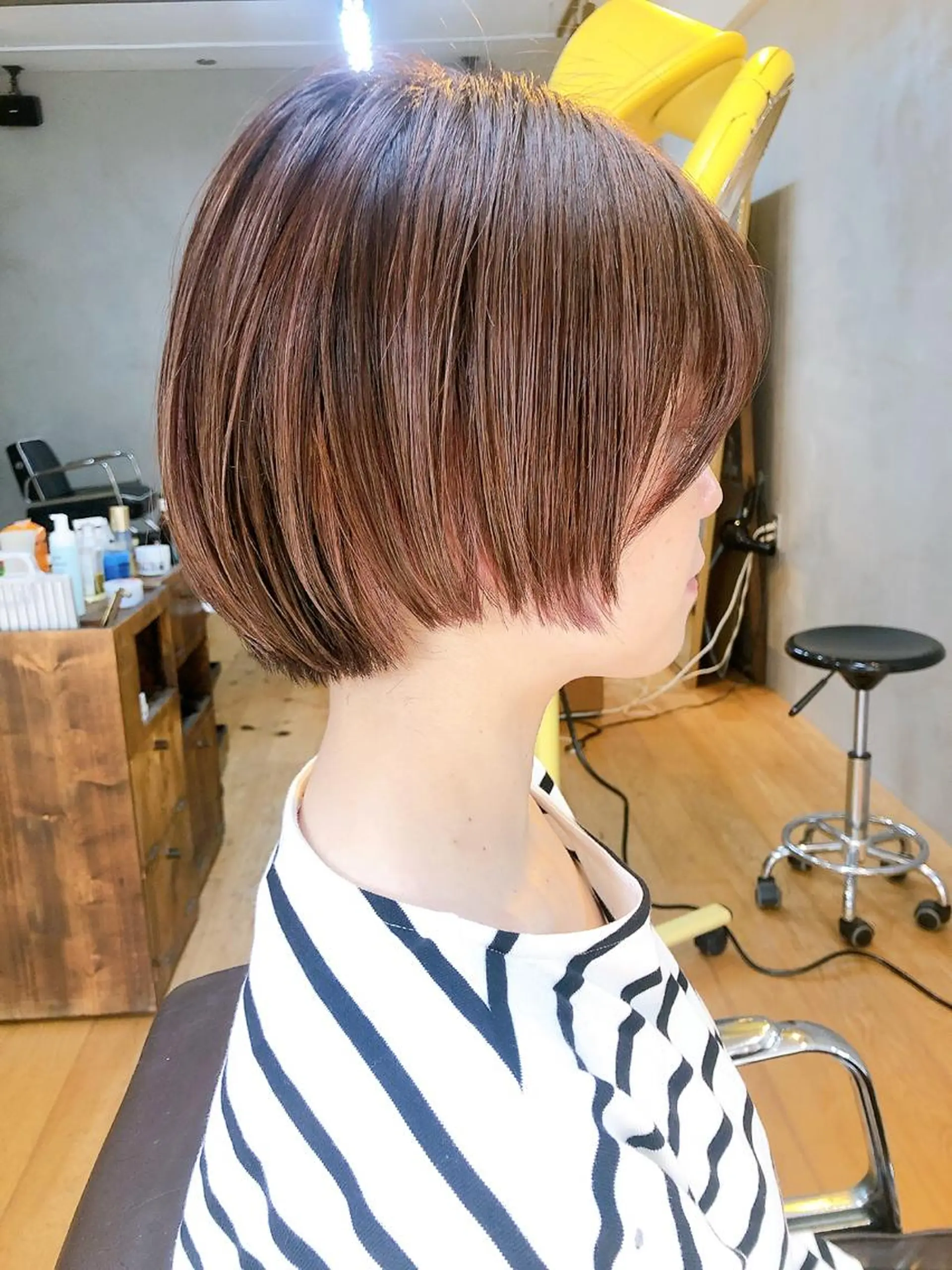 ショート カラー イヤリングカラー ピンクカラー ショートヘア カット ヘアカラー 伊藤 佳代子のヘアスタイル