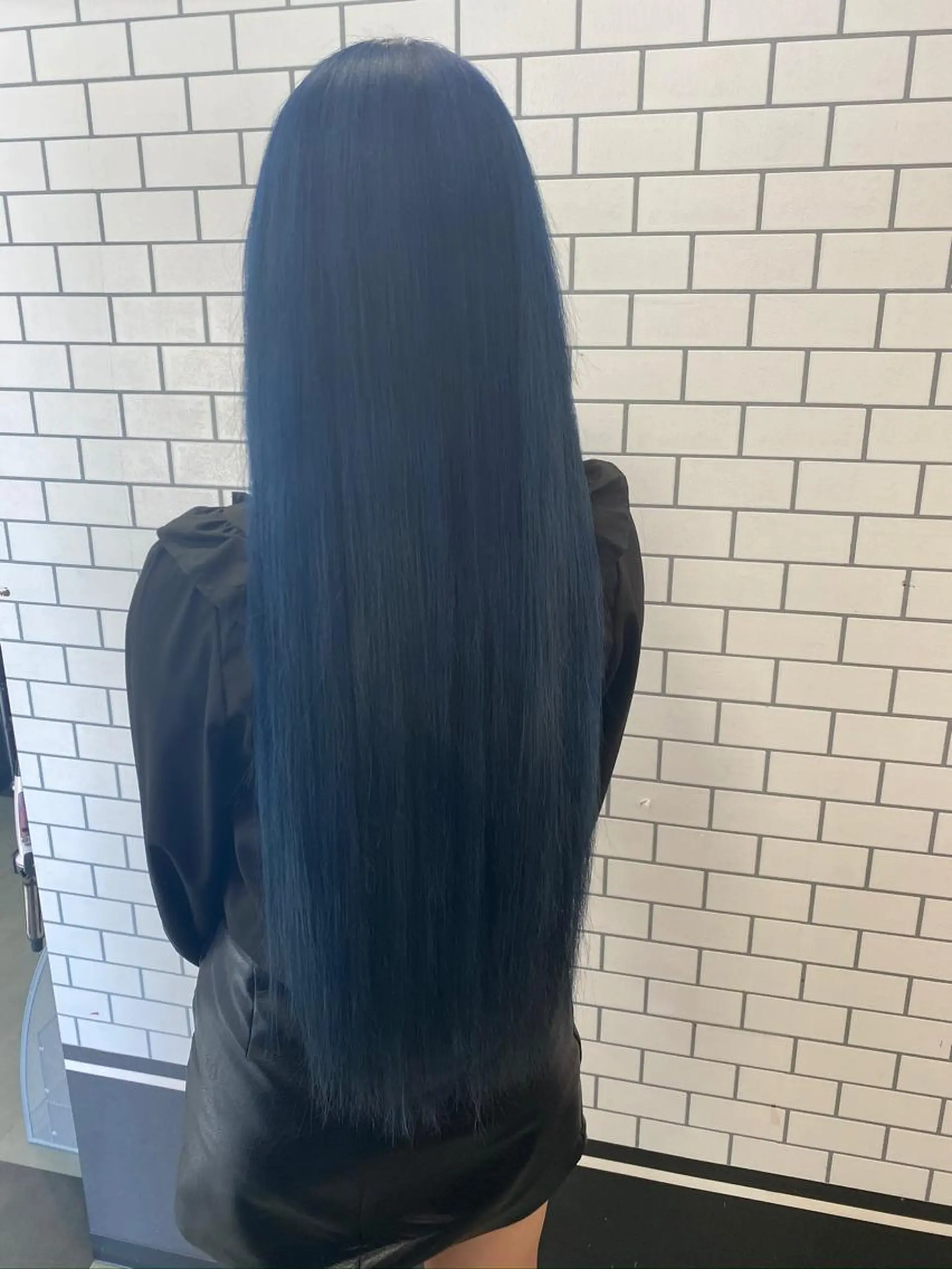 ロング カラー ブルーカラー UNDER vr 【アンダーバー】のヘアスタイル