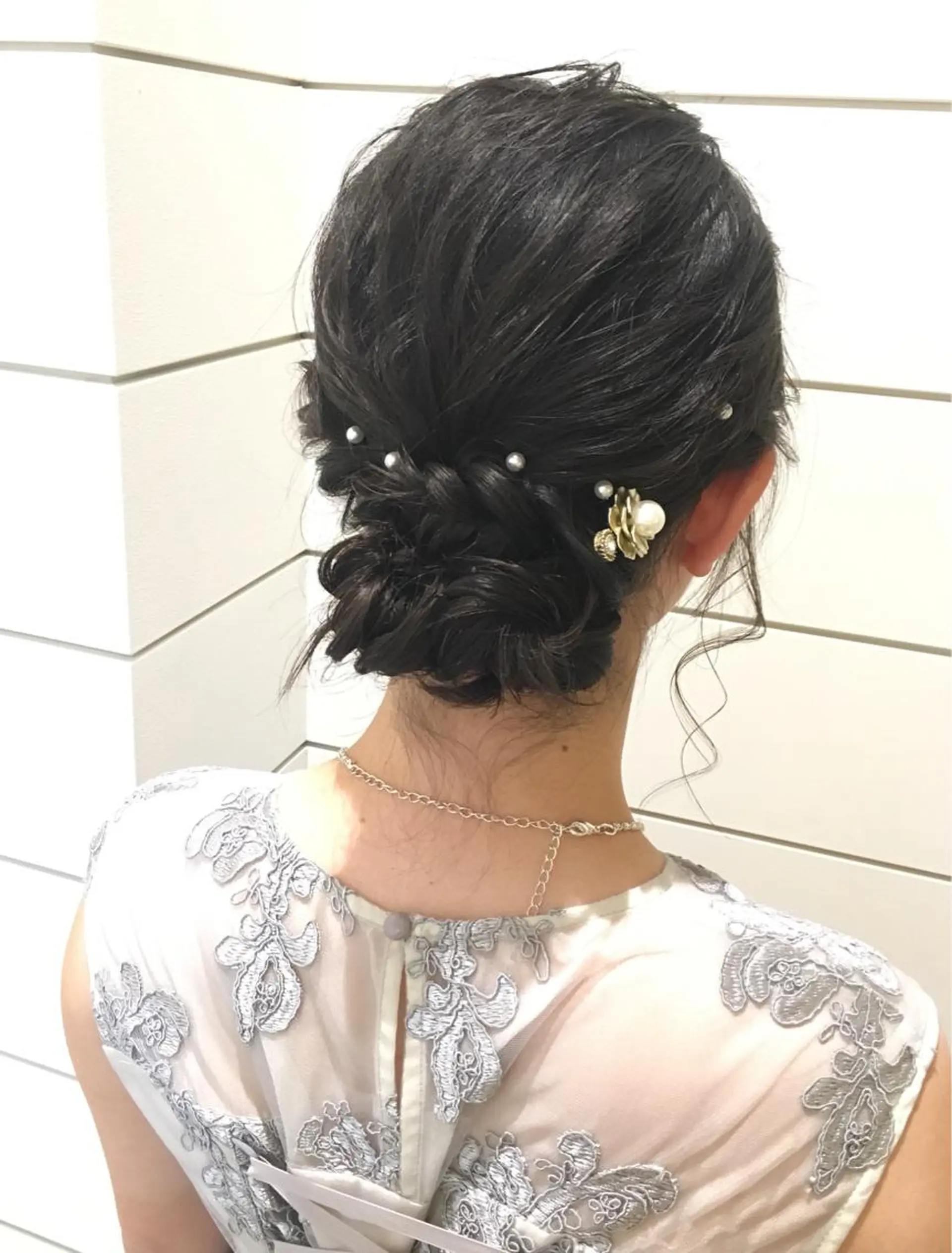 セミロング カラー ヘアアレンジ ヘアセット 鍵山 千秋のヘアスタイル