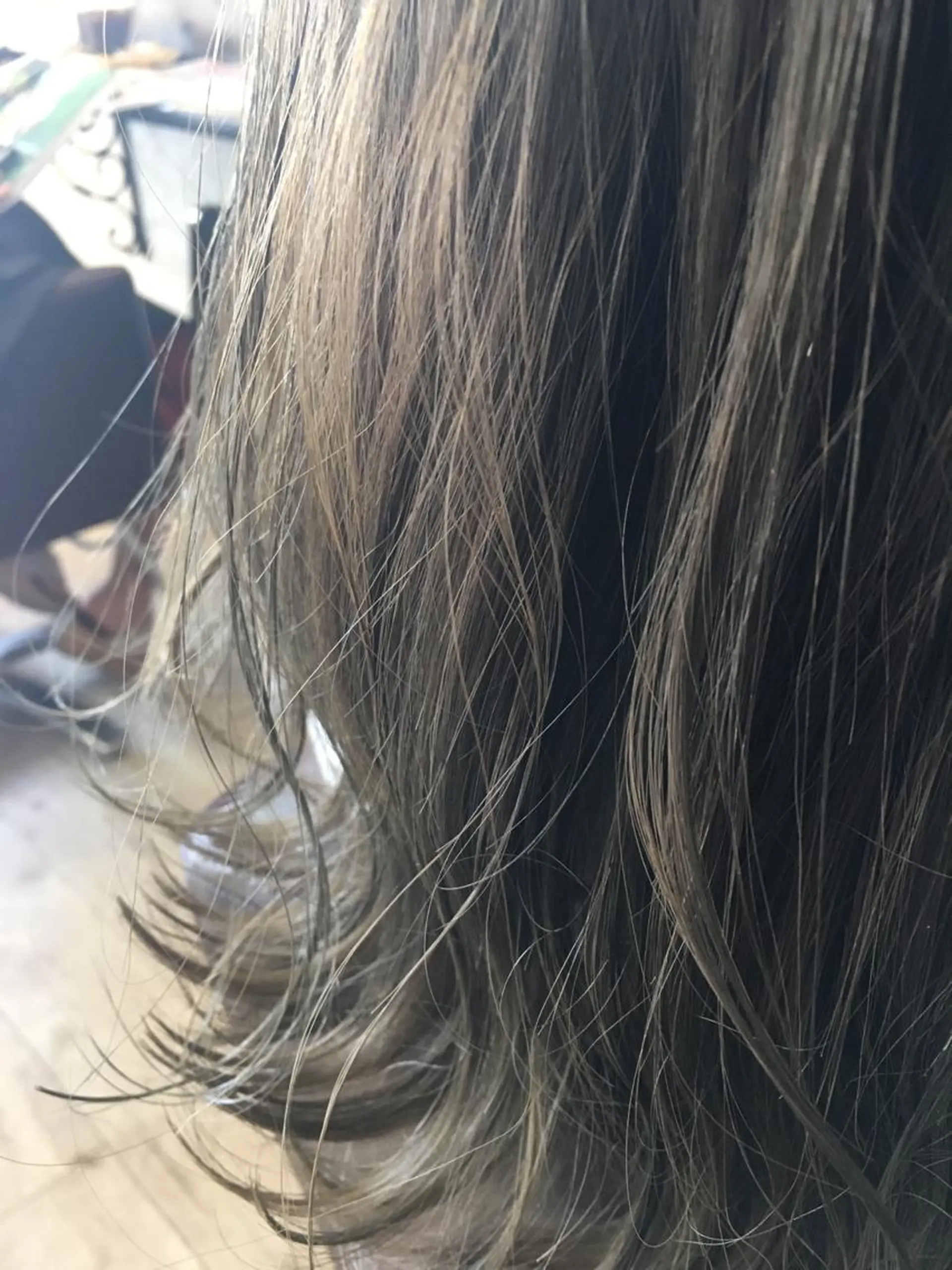 ロング アッシュ アッシュグレー ヘアカラー トリートメント BELCHIC所属・松本 亮のヘアスタイル