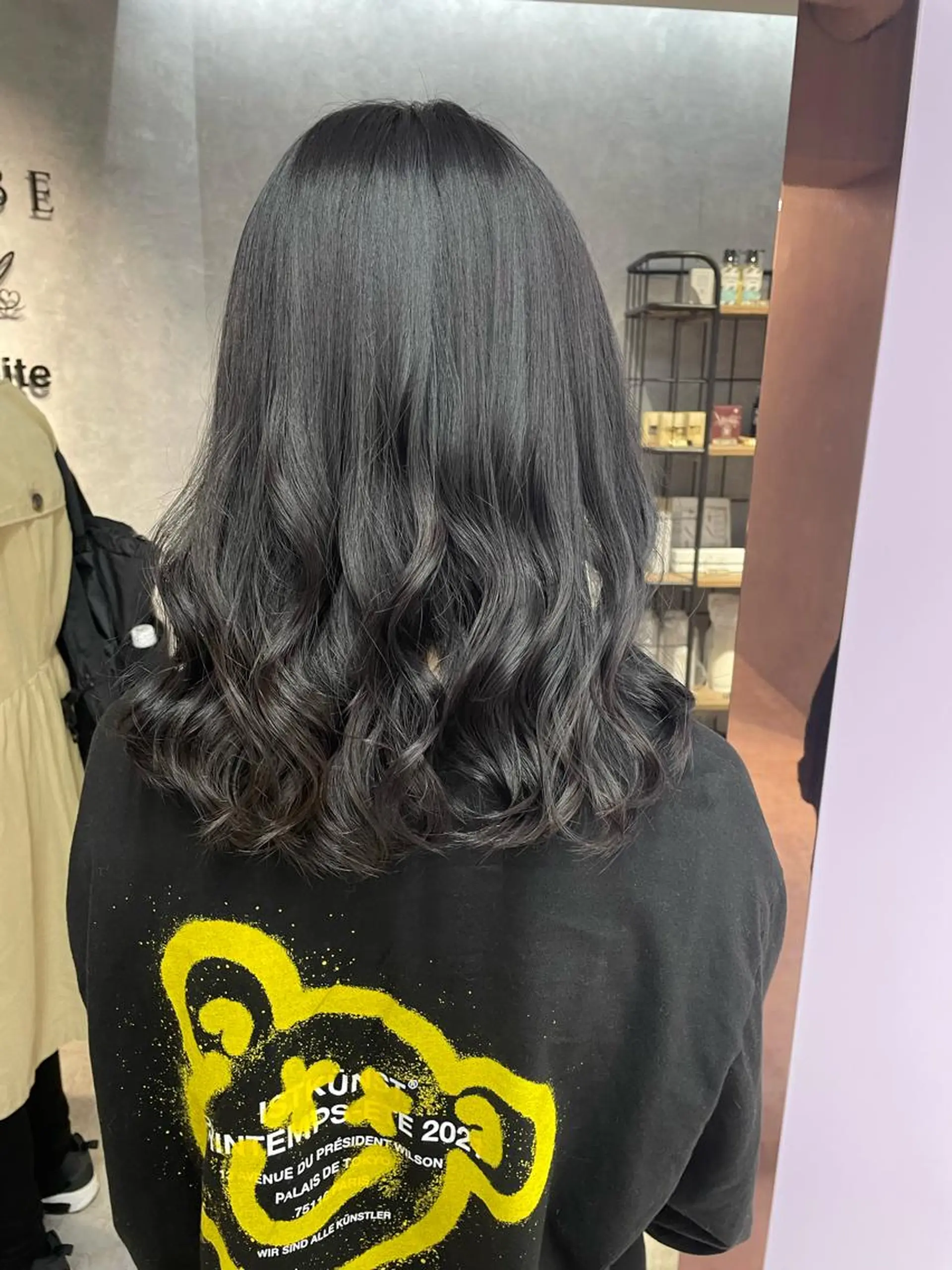 ミディアム Cielro/ダブル カラー/西田咲希のヘアスタイル