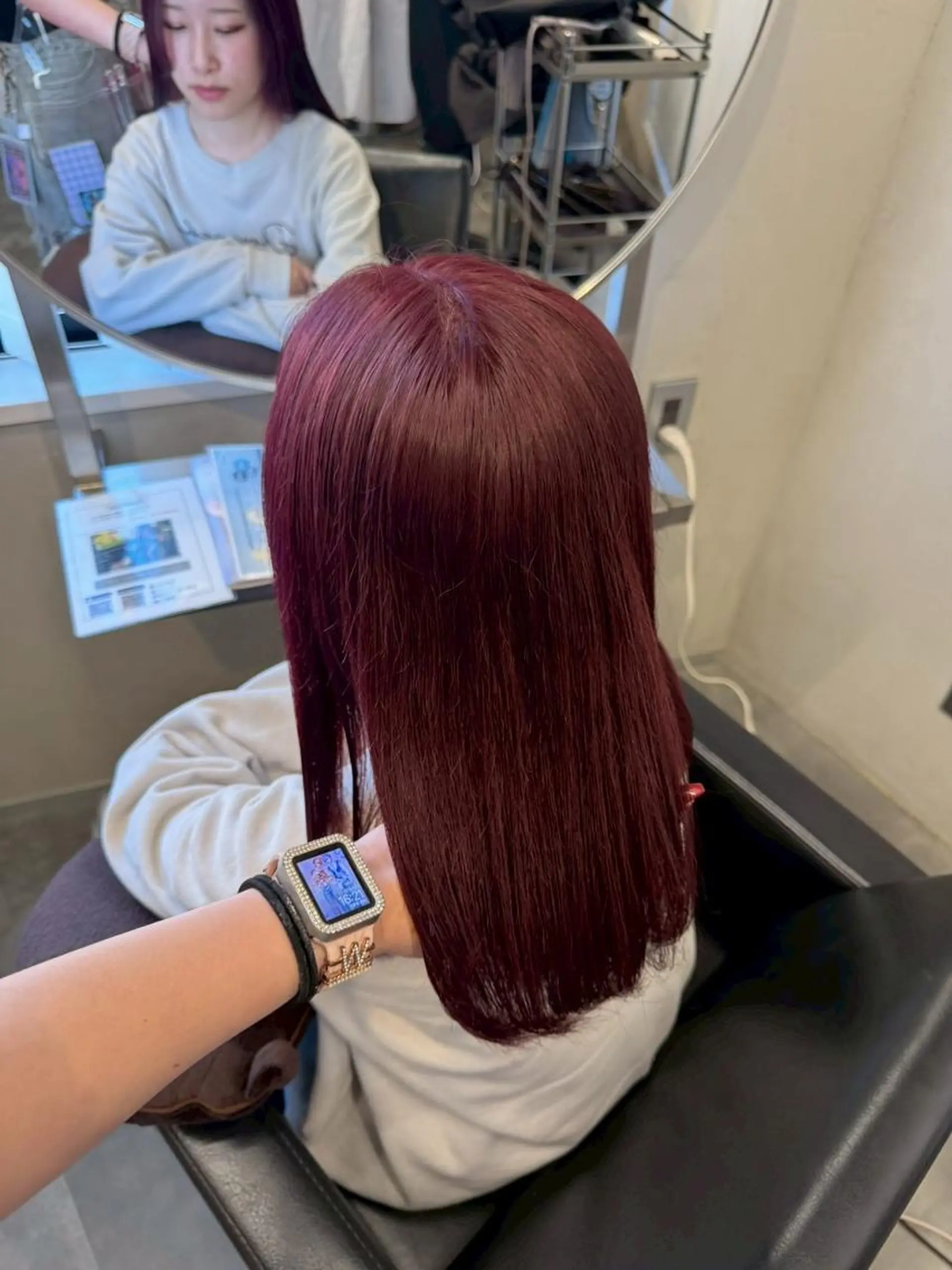 セミロング カラー 谷岡 沙也佳のヘアスタイル