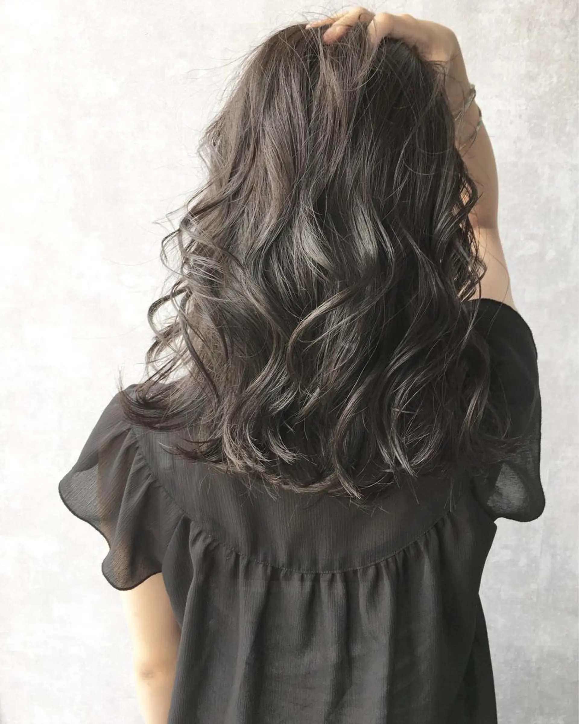 ミディアム カラー アッシュ ダークアッシュ レイヤーカット BLend 渋谷のヘアスタイル