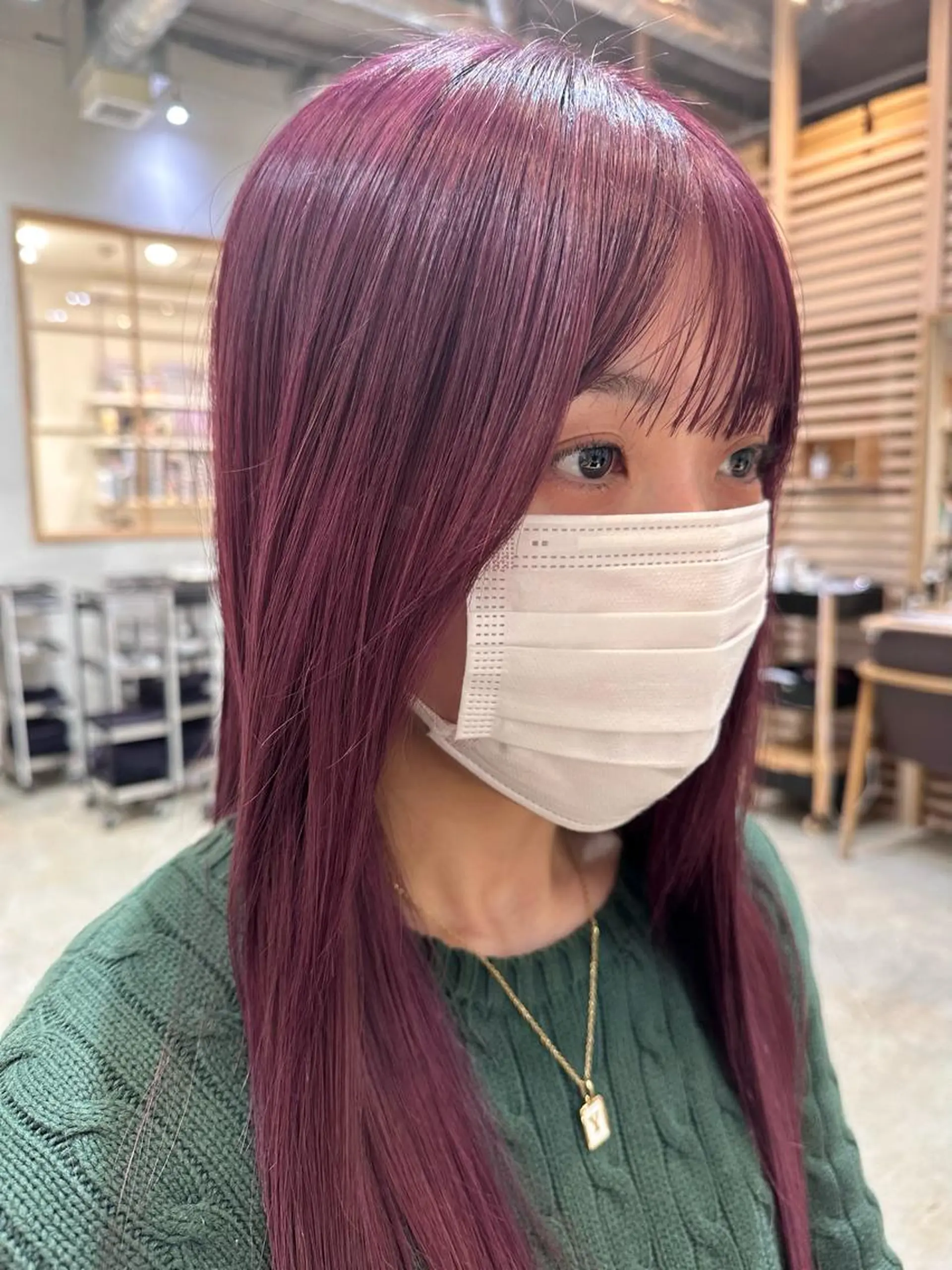 セミロング カラー パーマ ヘアアレンジ 切りっぱなしボブ セミロングパーマ ベージュカラー カシス ハイトーンカラー ボブ/レイヤー/ニュ アンスパーマ/小夏のヘアスタイル