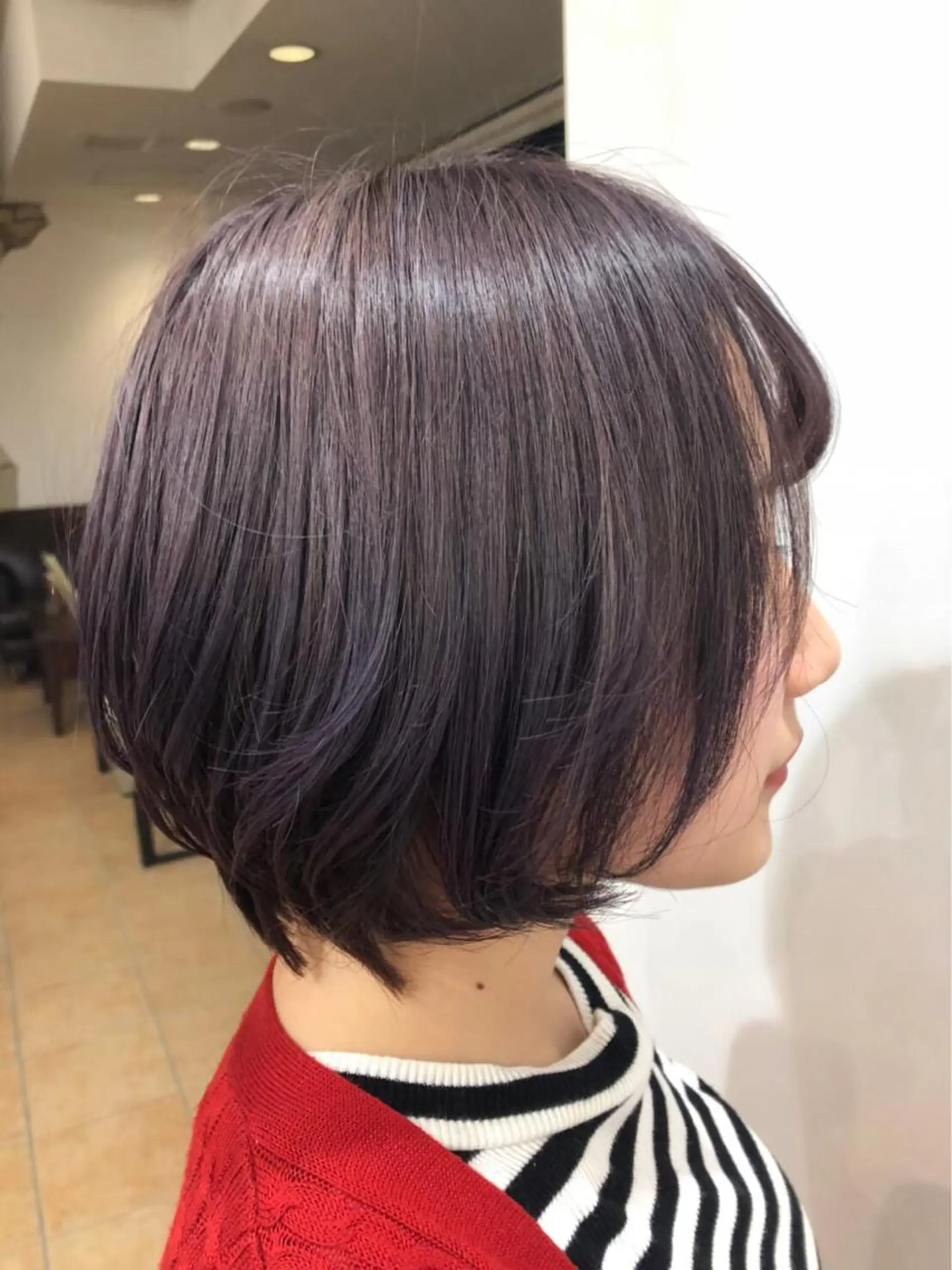 ショート カラー アッシュ ブリーチ パープルカラー パープルアッシュ 松田 真央のヘアスタイル