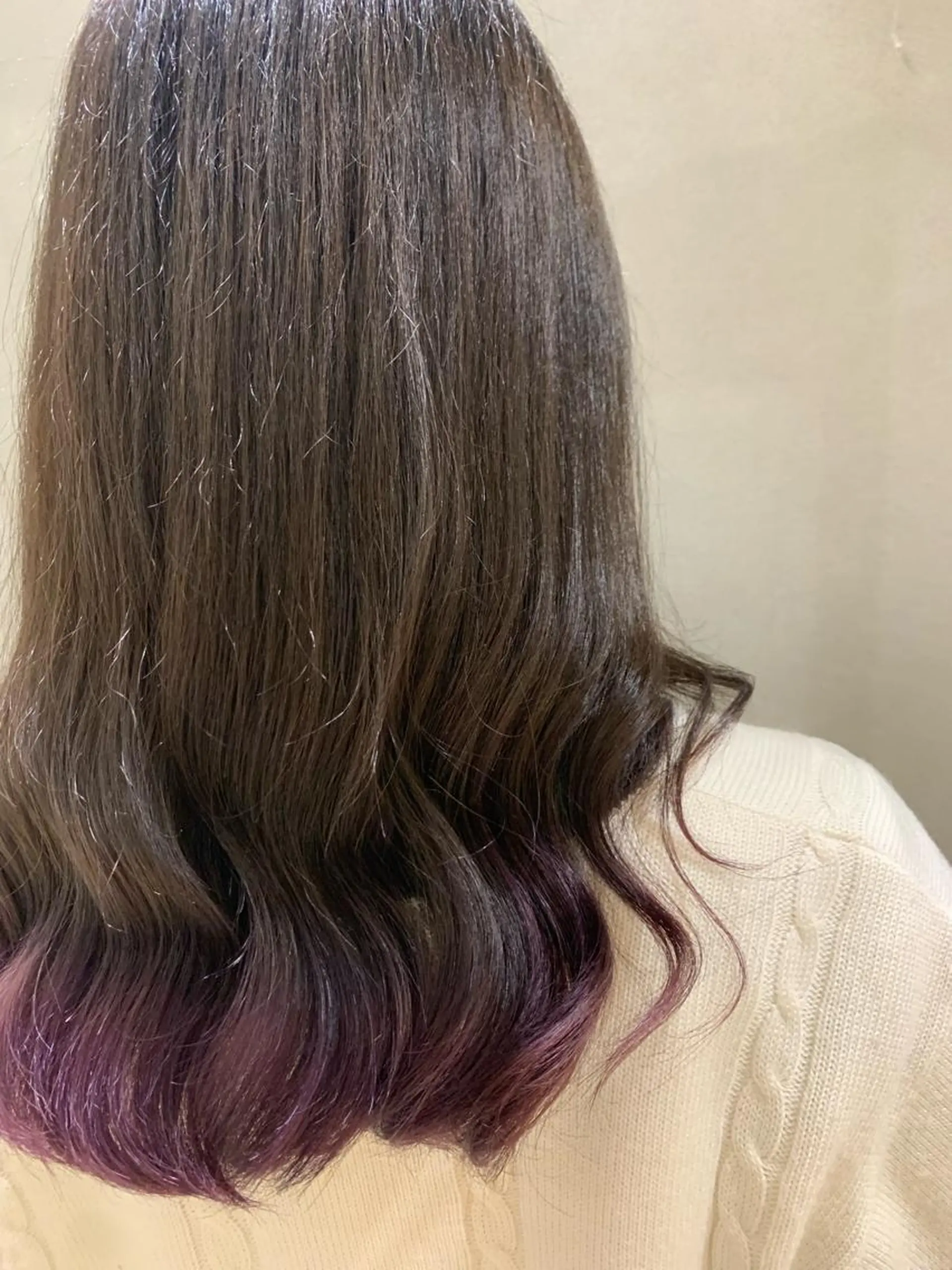 ロング アッシュ 庄司 沙羅のヘアスタイル