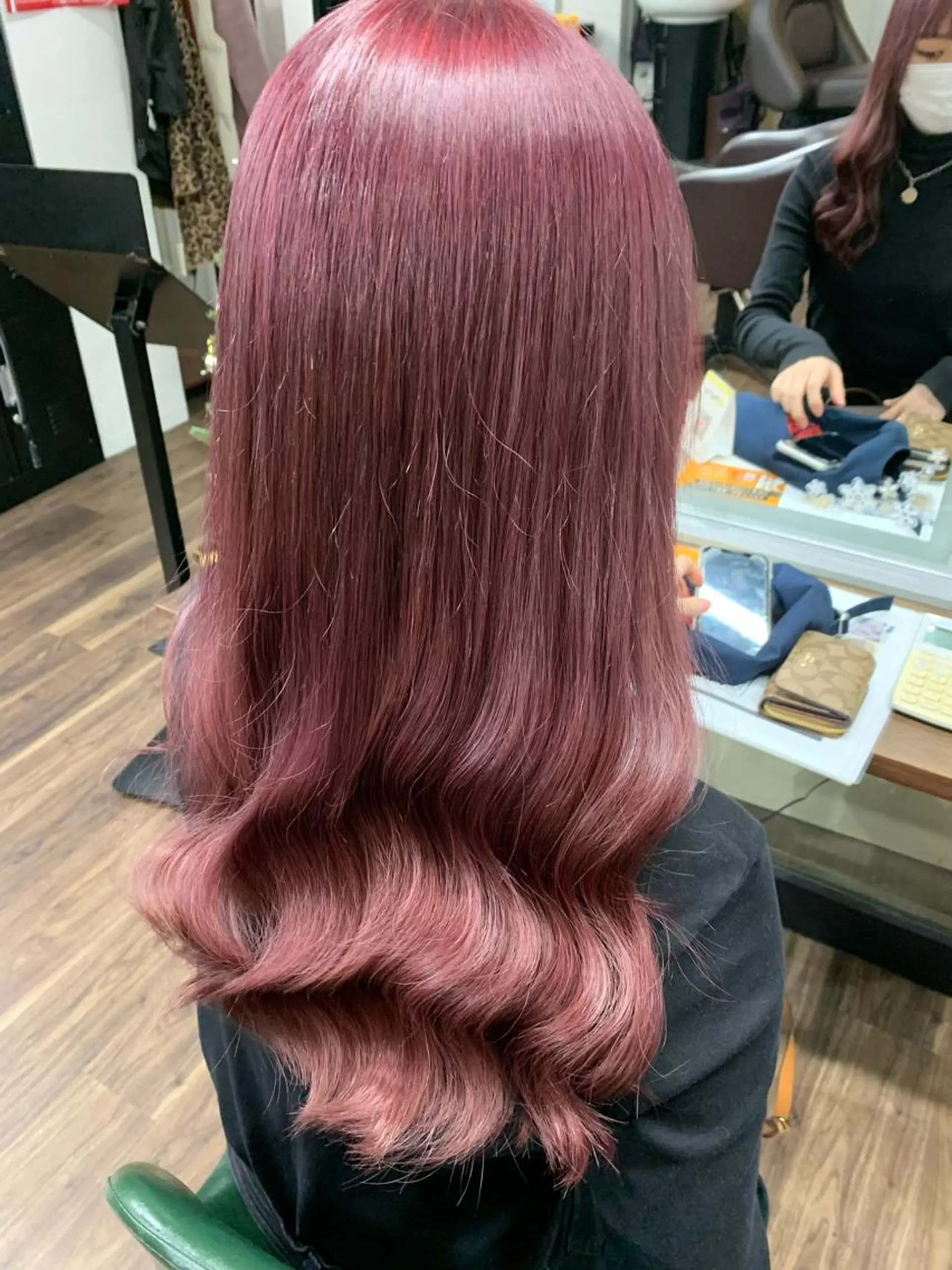 セミロング カラー ヘアアレンジ アッシュ アッシュグレー アッシュグレージュ バレイヤージュ ミストバング ヘアカラー トリートメント 🌟🍒ハイトーン 韓国ヘア/ユウミのヘアスタイル