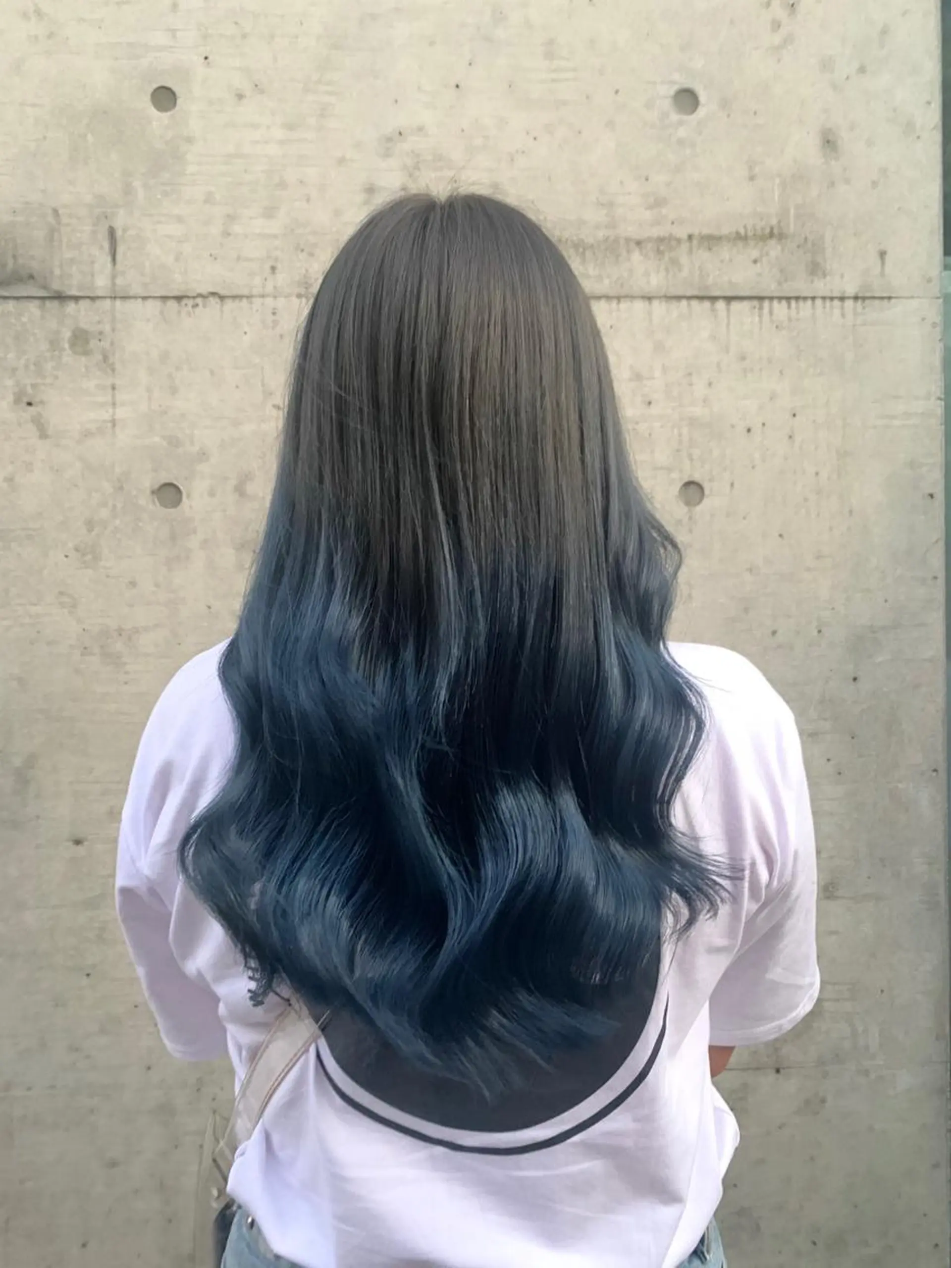 セミロング カラー ブルーカラー 色落ちまでキレイに！ ！女性サロンのヘアスタイル