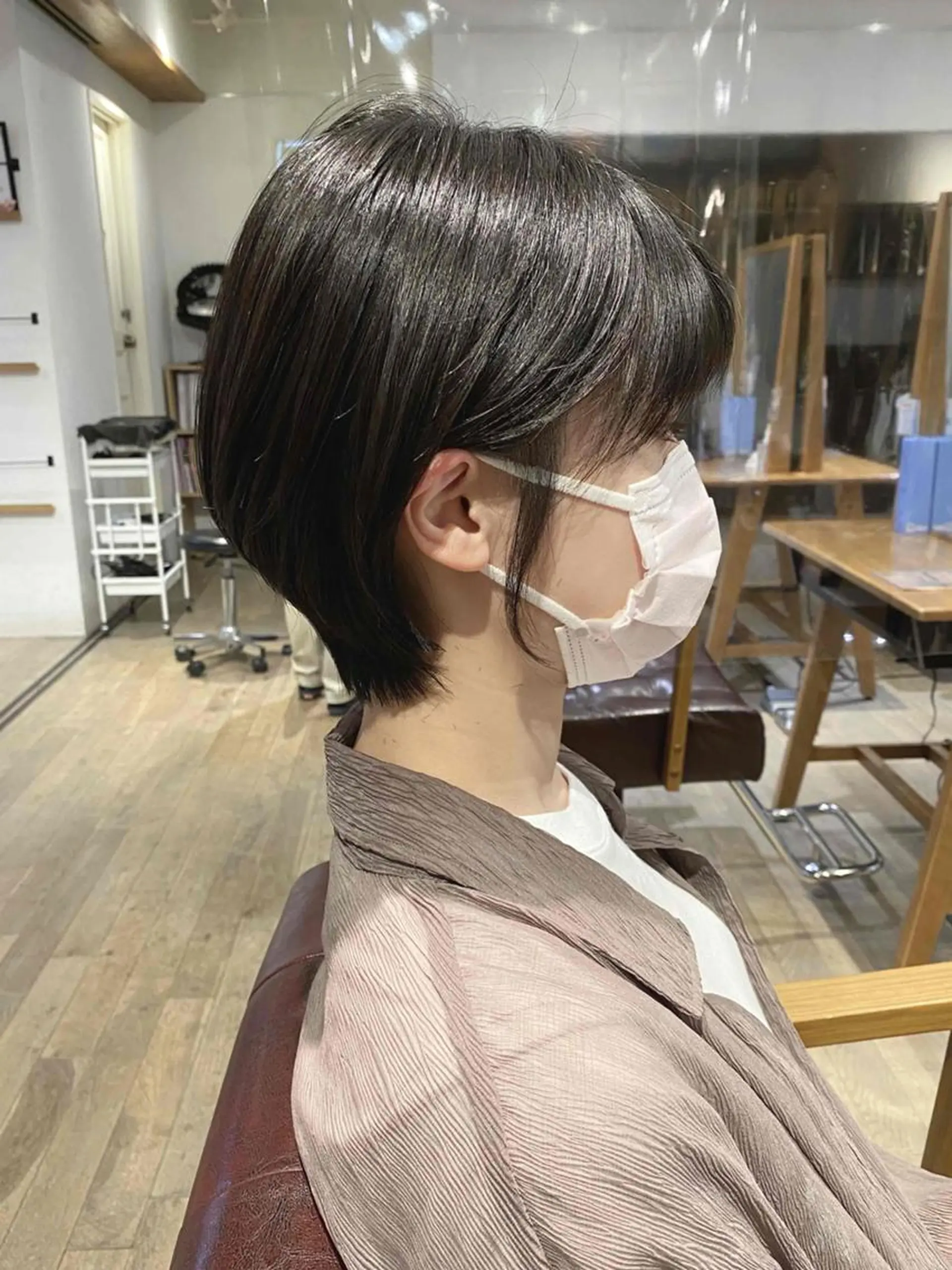 ショート カラー ショートボブ 丸みショート アッシュ 黒髪 ボブ 前田 裕介のヘアスタイル