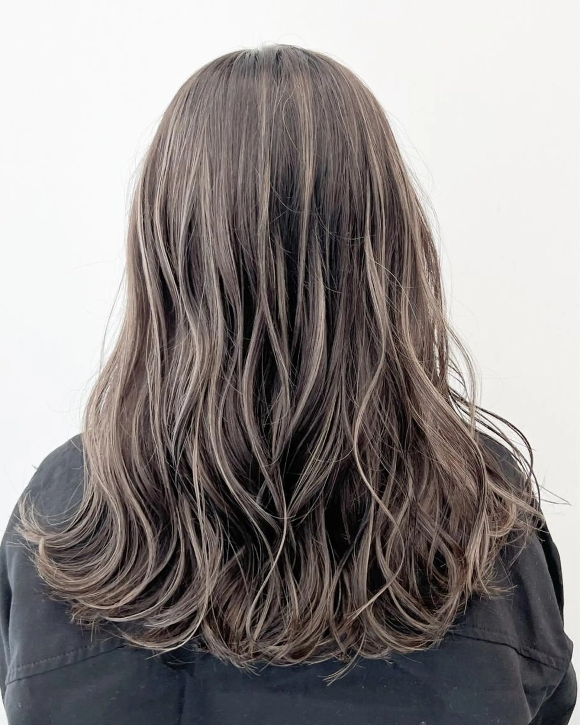 セミロング ハイライト 【公式】amble luxe池袋東口🩷のヘアスタイル