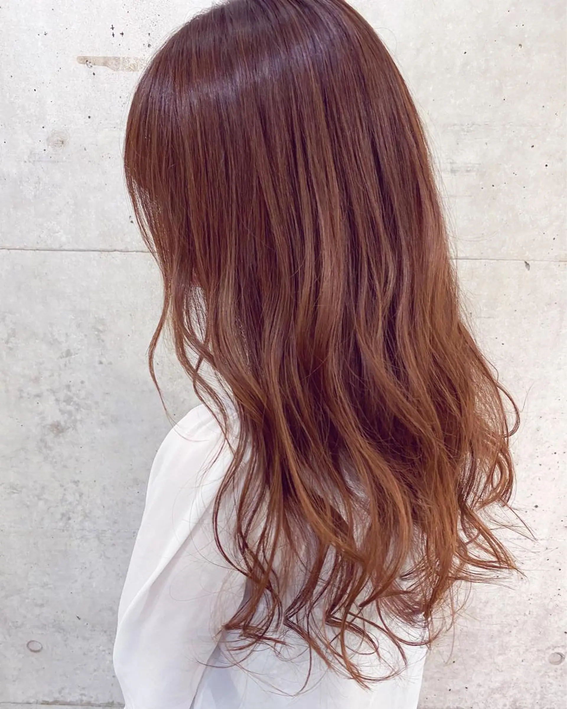 ロング 秋月 亜耶のヘアスタイル