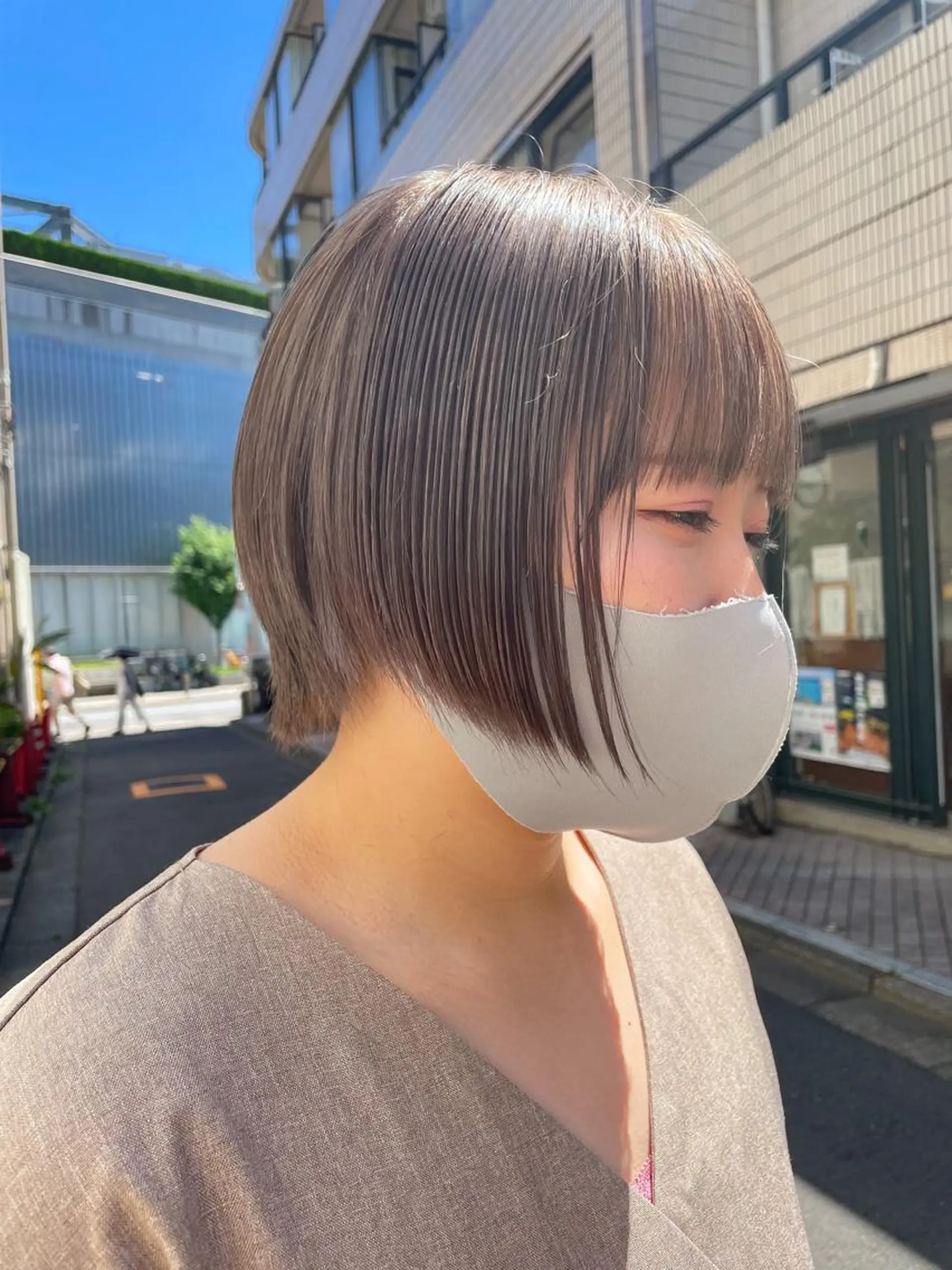 ショート カラー グレージュ ミルクティーグレージュ ショートヘア ハイトーン/ブリーチ /ウルフ⛓️MAKIのヘアスタイル