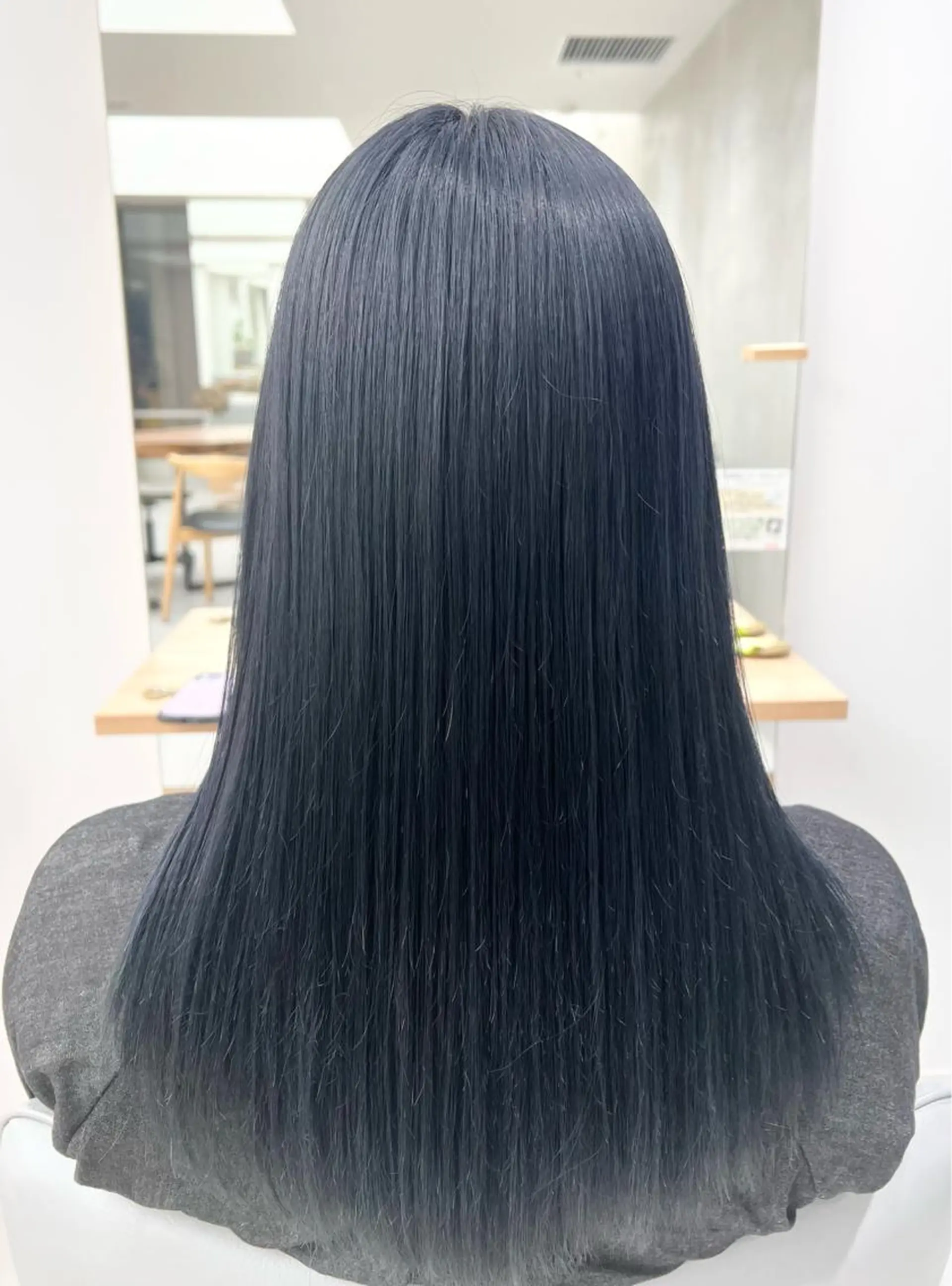 セミロング カラー ブルーカラー カット ヘアカラー トリートメント 【くせ毛さんのお悩み 解決🍀】栗橋のヘアスタイル