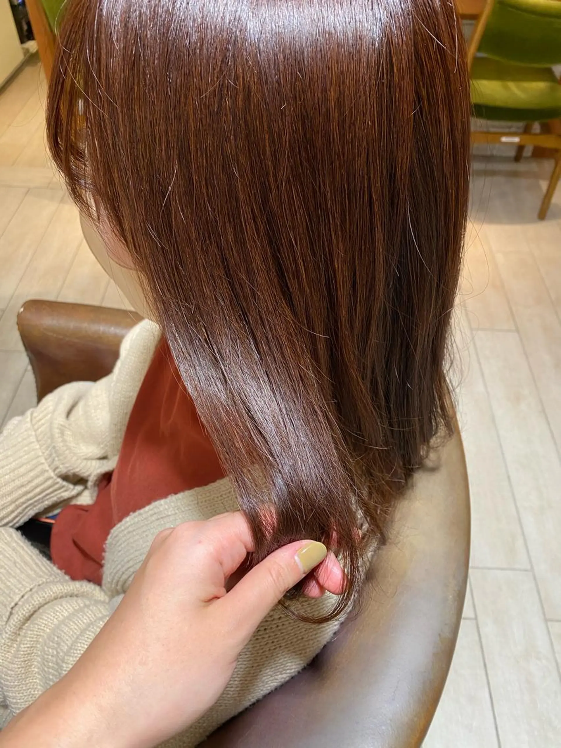 セミロング オレンジブラウン 大久保 愛のヘアスタイル